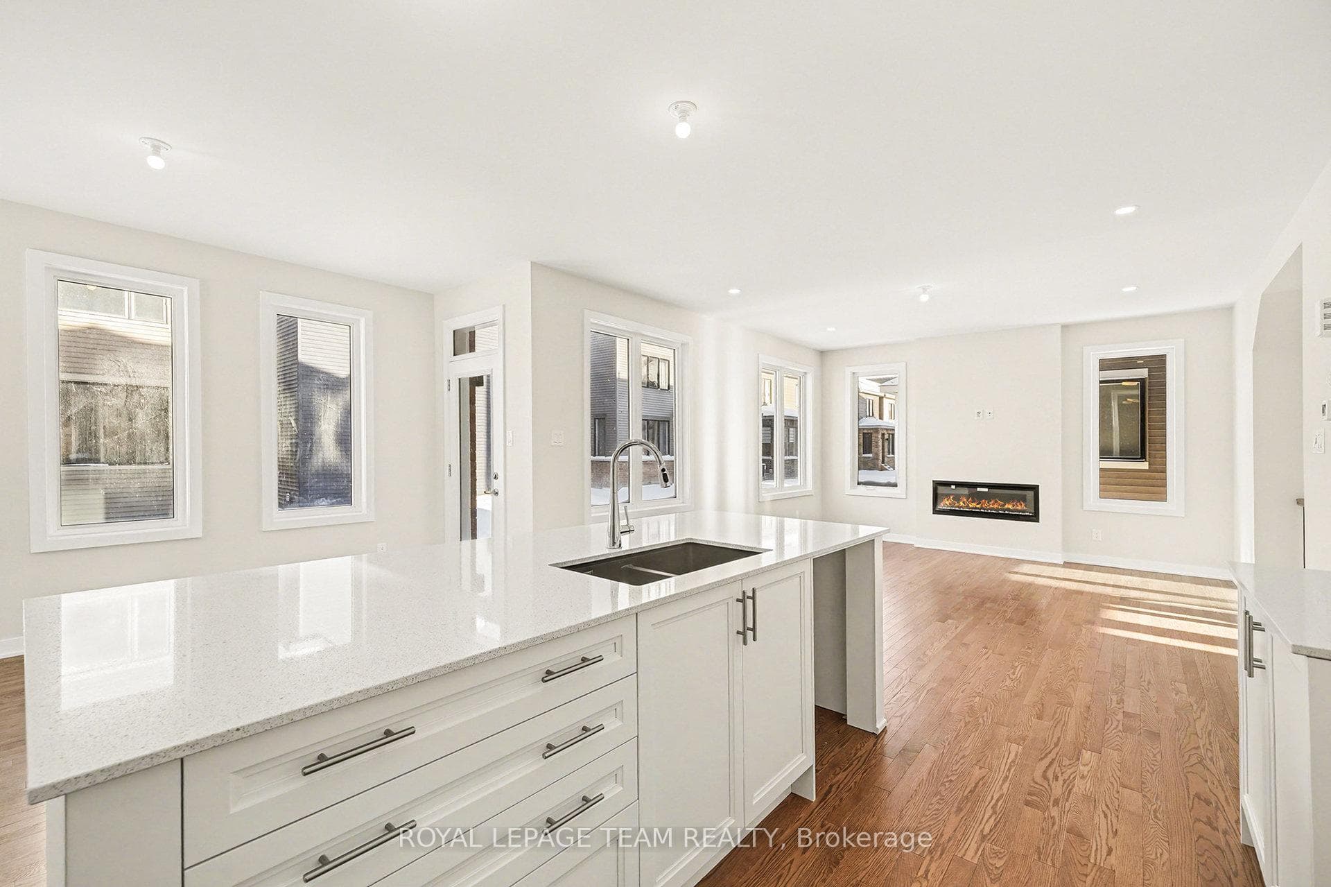 336 Peninsula Road photo 10