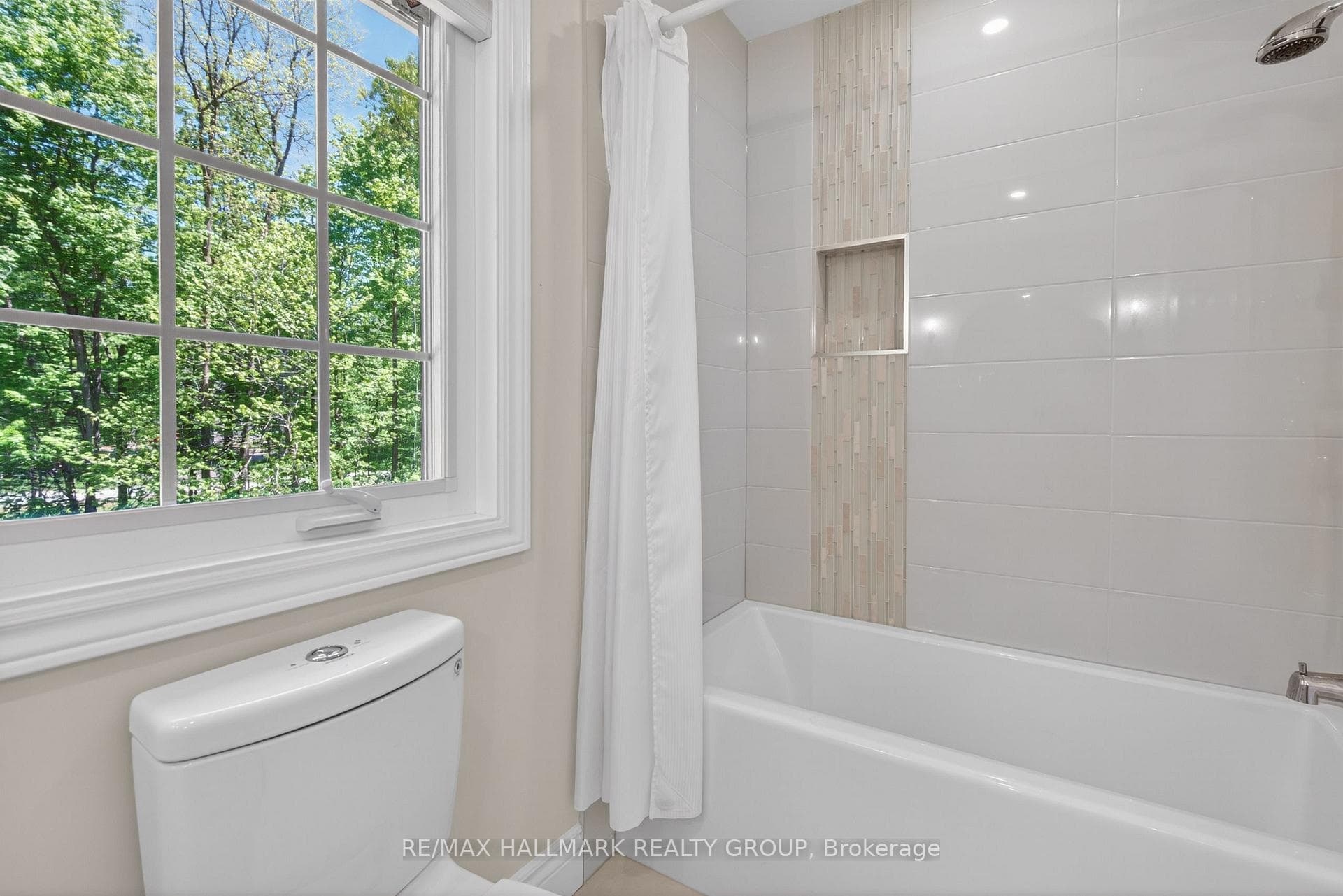 Full bath on 2nd Floor