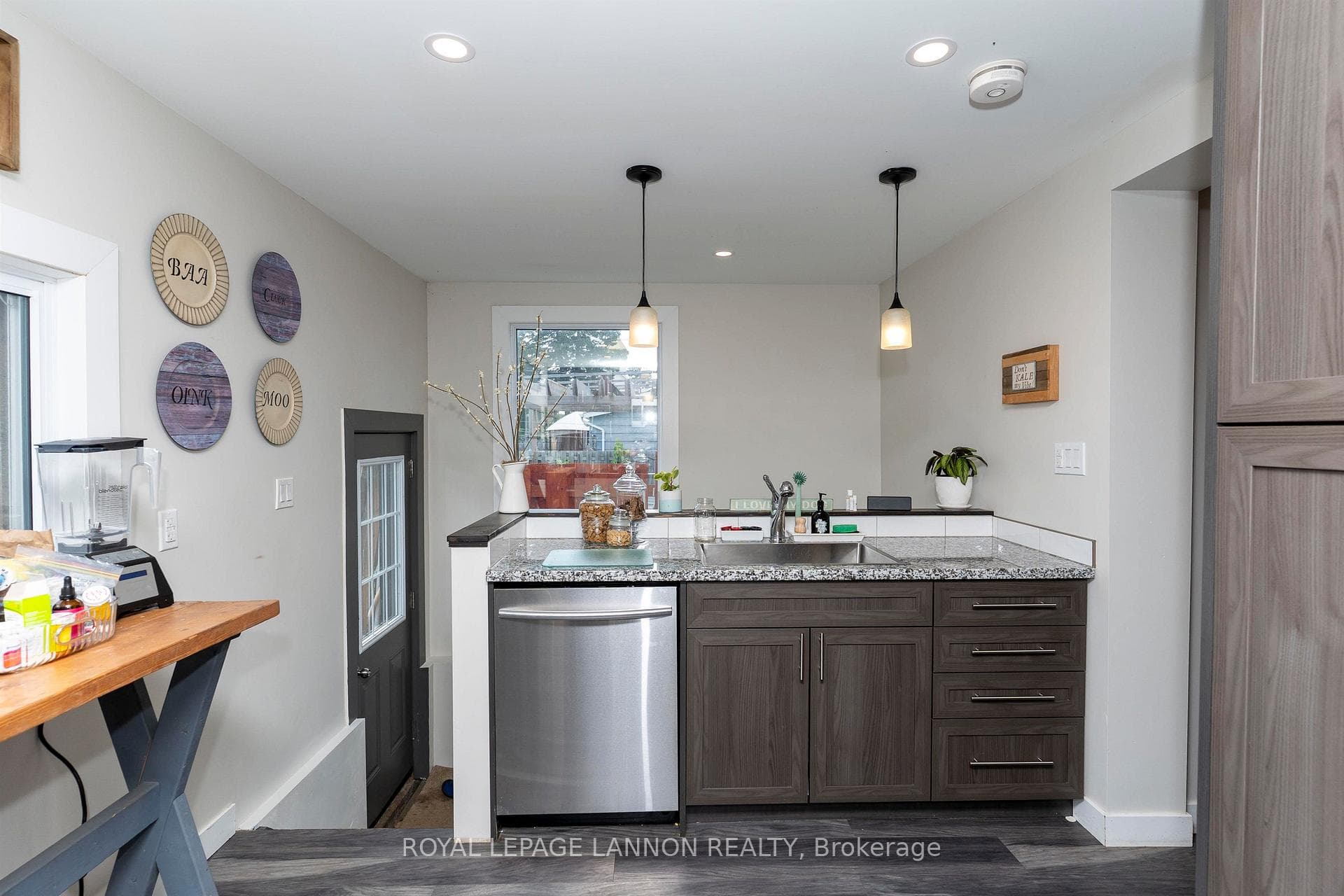 802 Gore Street photo 10