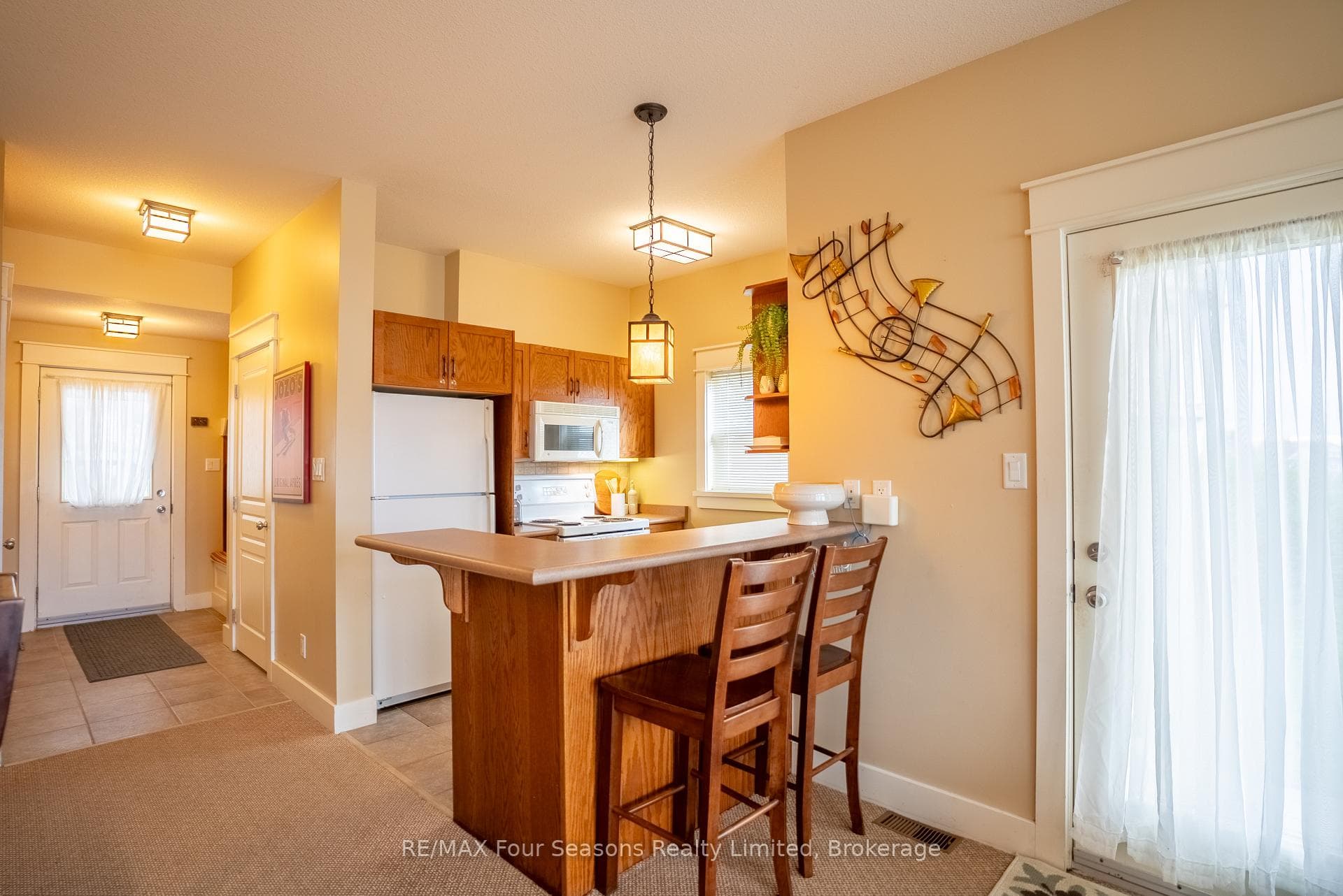 Kitchen Bar with Stools