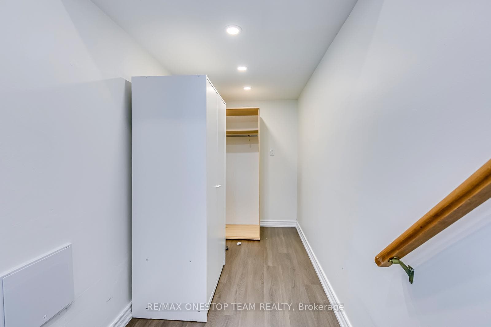 1068 Queens Avenue photo 29