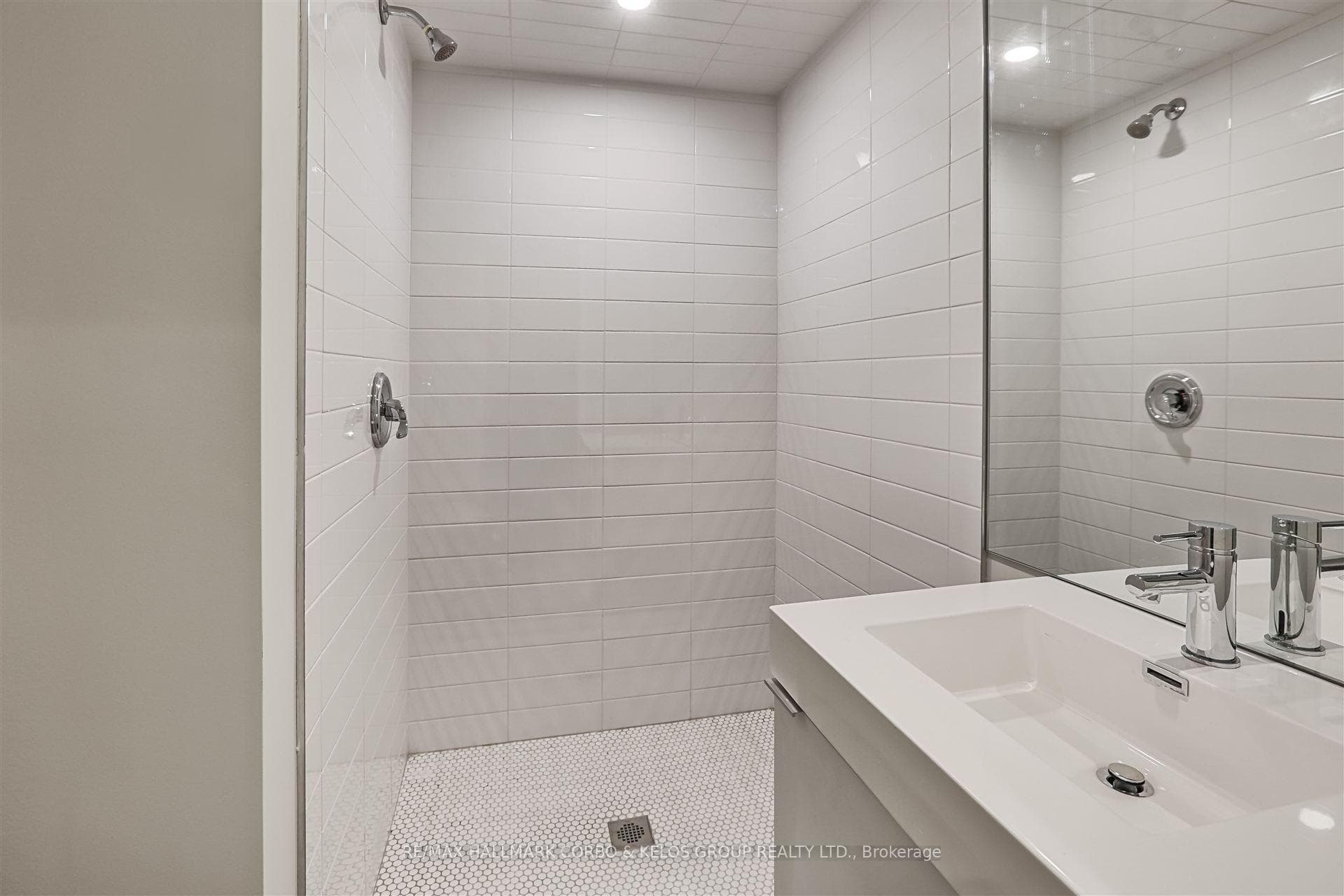 228 Donlands Avenue photo 33