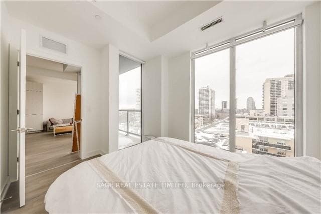 6 Parkwood Avenue Unit 711 photo 6