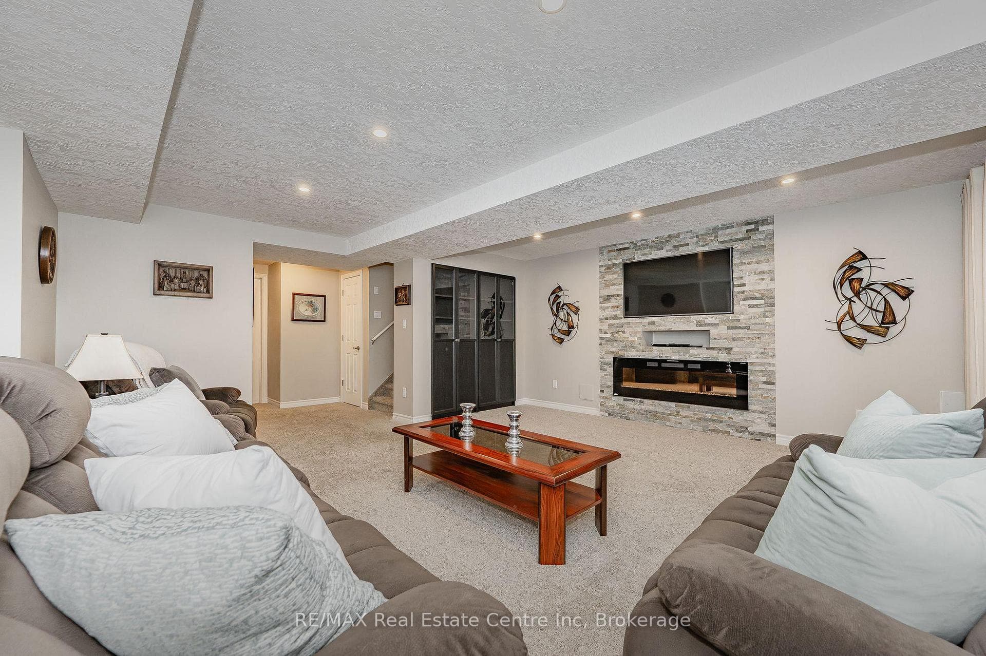 42 Jeffrey Drive photo 20