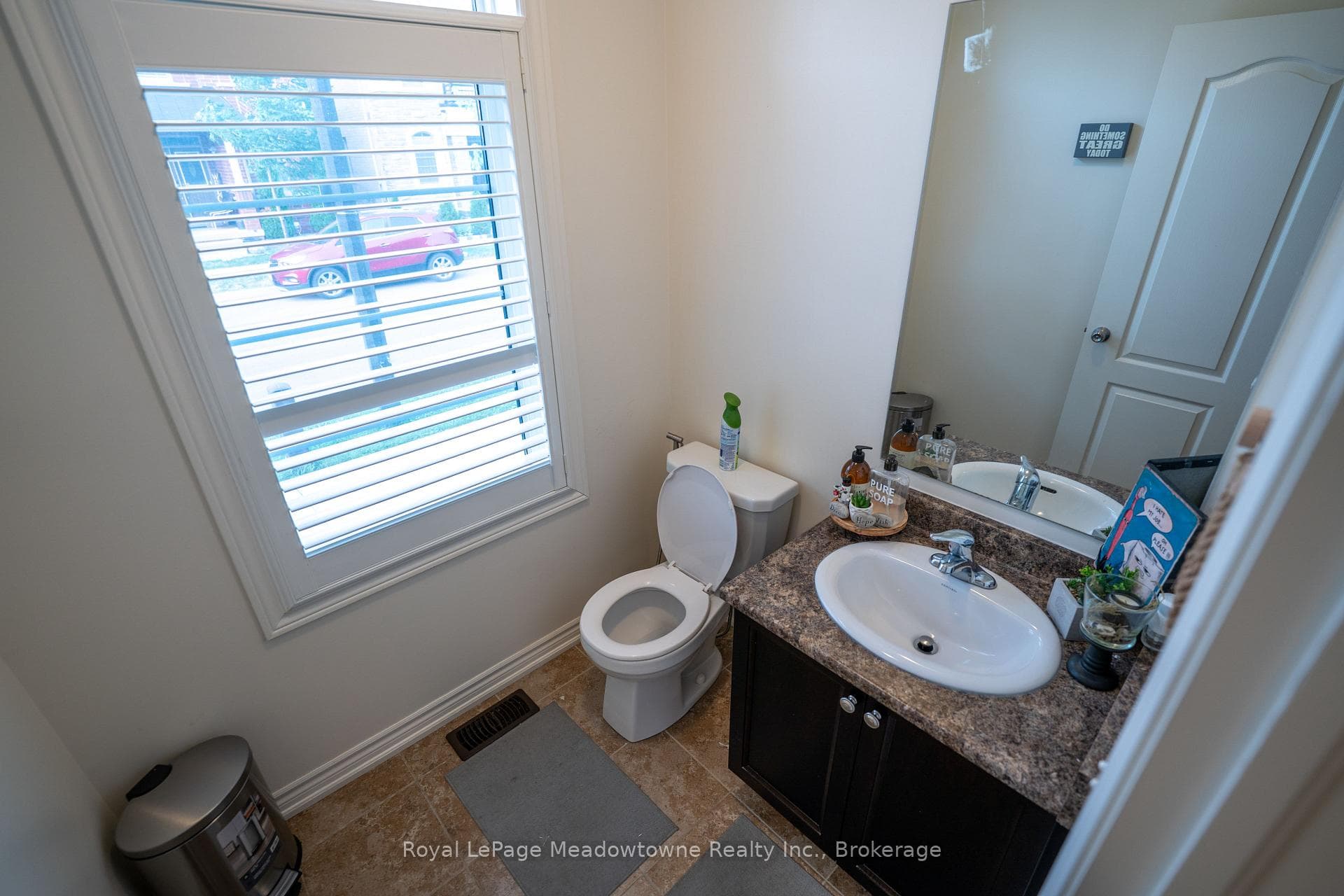 1528 Chretien Street photo 16