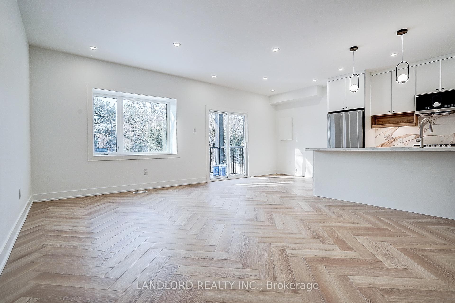 1146 Broadview Avenue Unit 4 photo 13