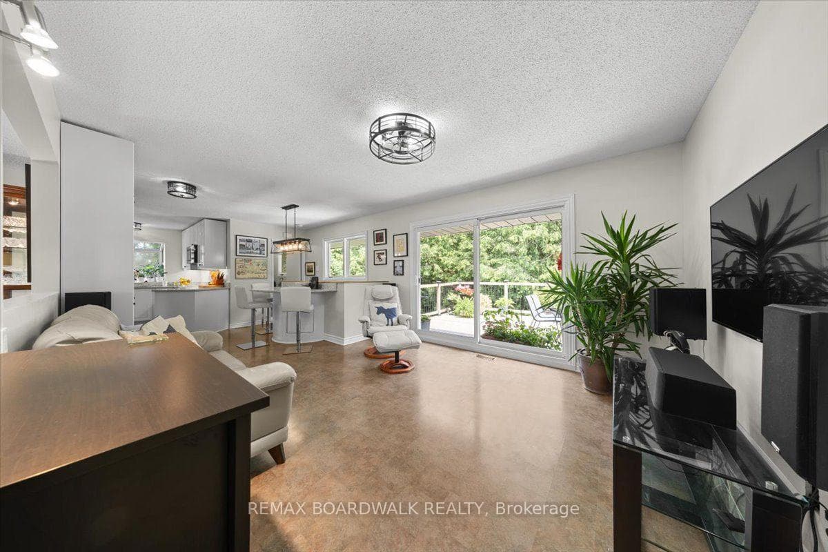 15 Selwyn Crescent photo 23