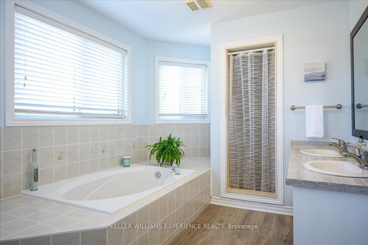 Primary En-Suite
