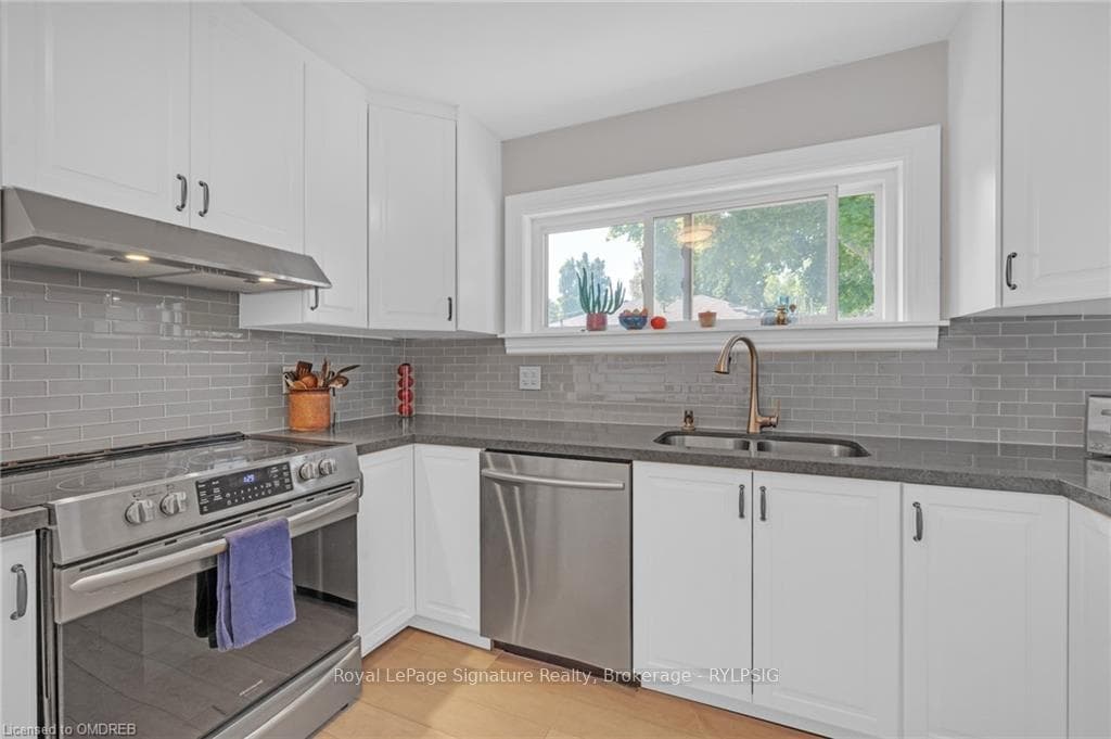 36 BEAUCOURT Road photo 12