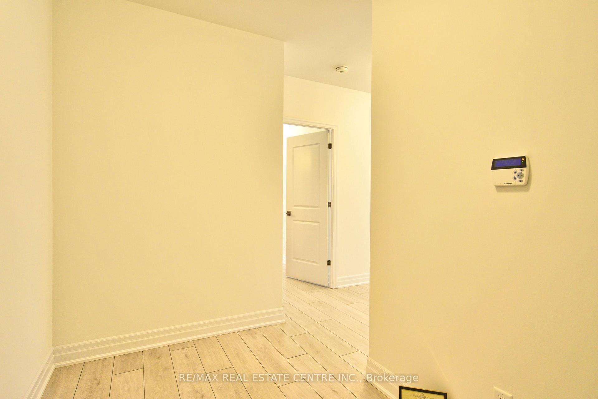 30 Elm Drive Unit 210 photo 4