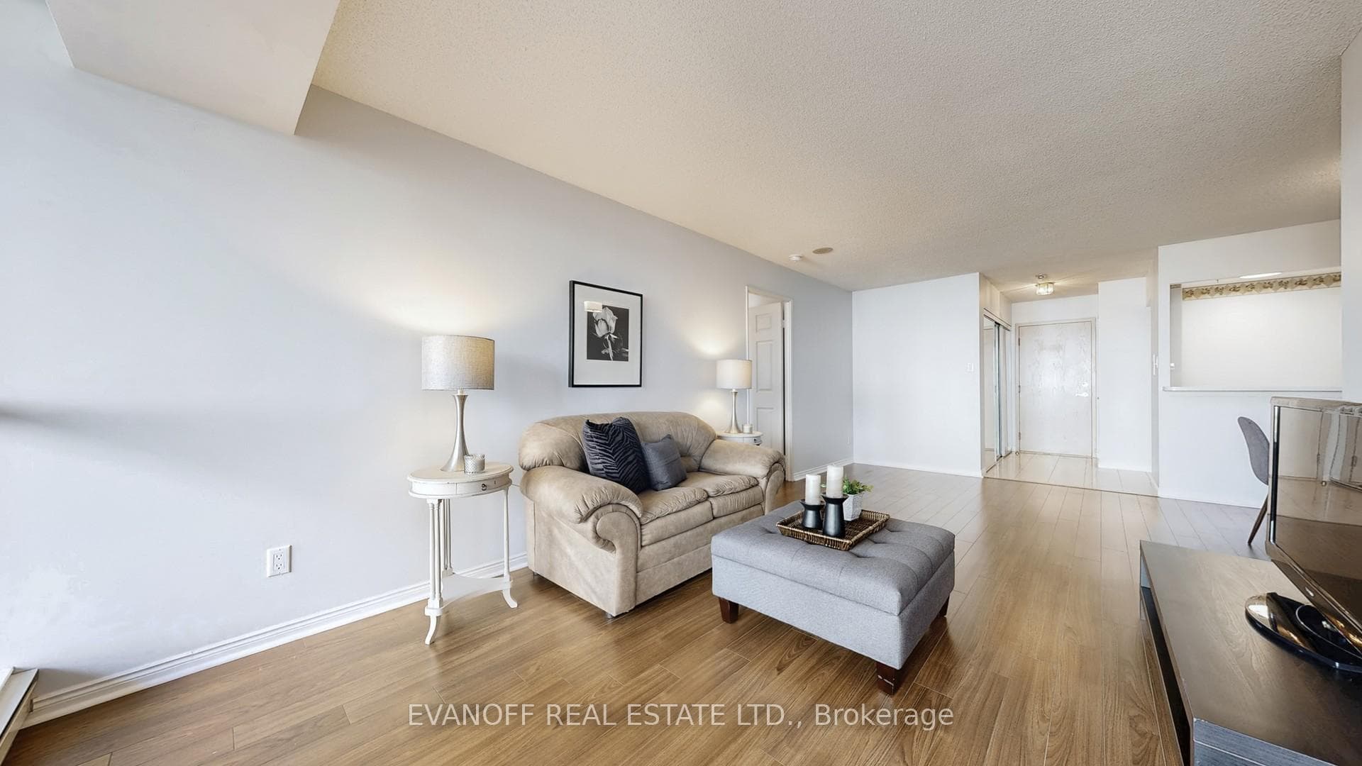 10 Guildwood Parkway Unit 423 photo 9