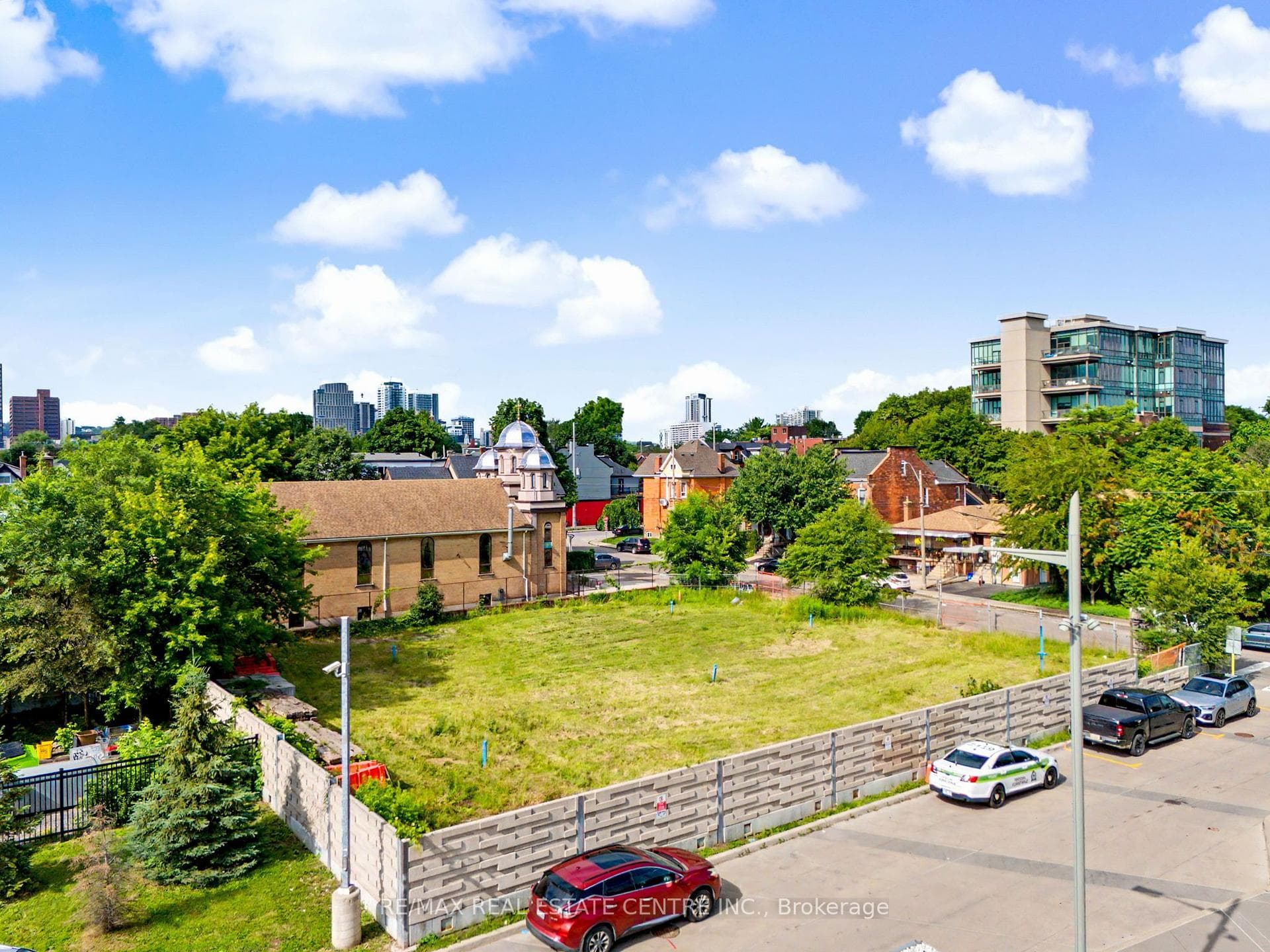 282 MacNab Street photo 10