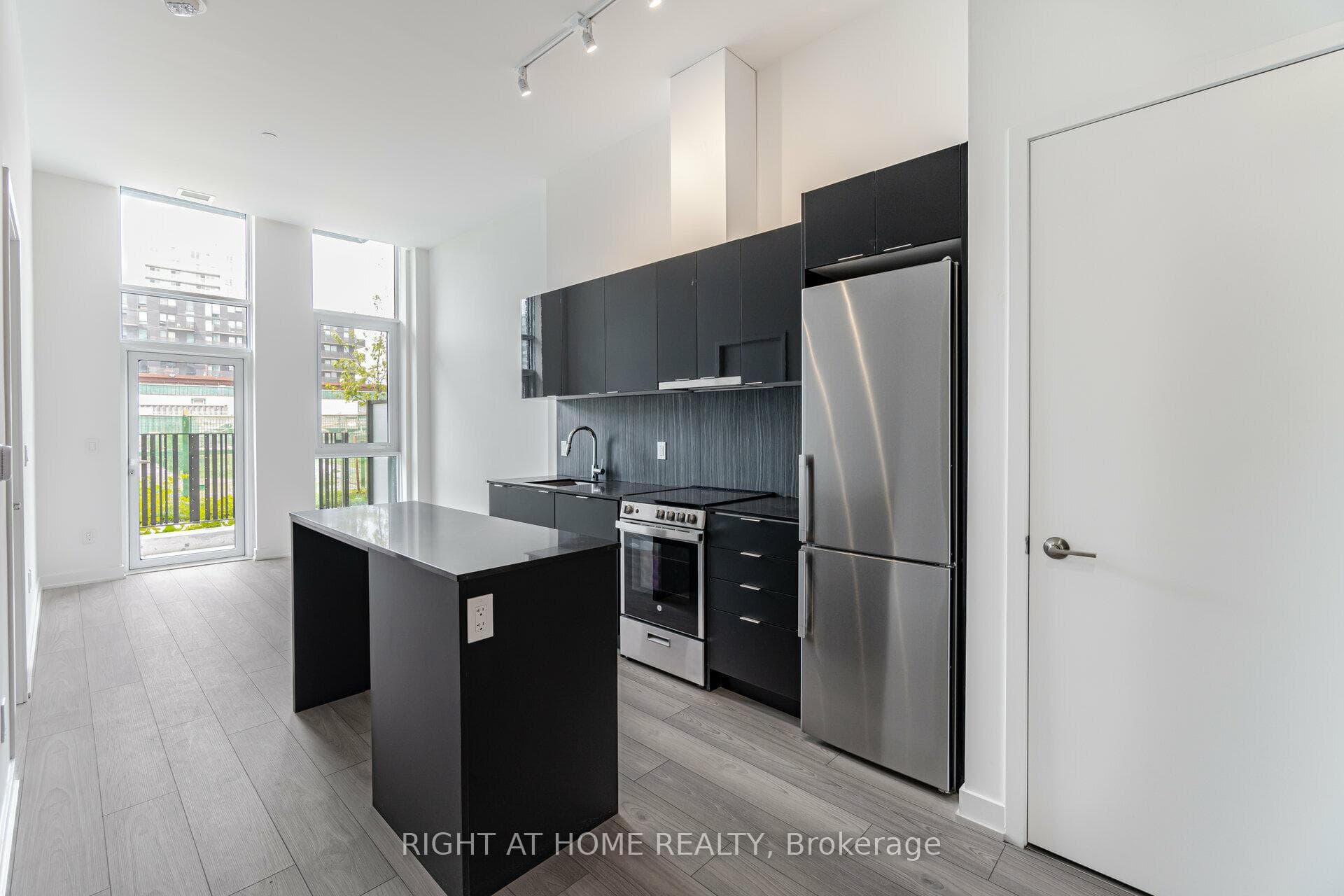 8 Tippet Road Unit 0110 photo 5