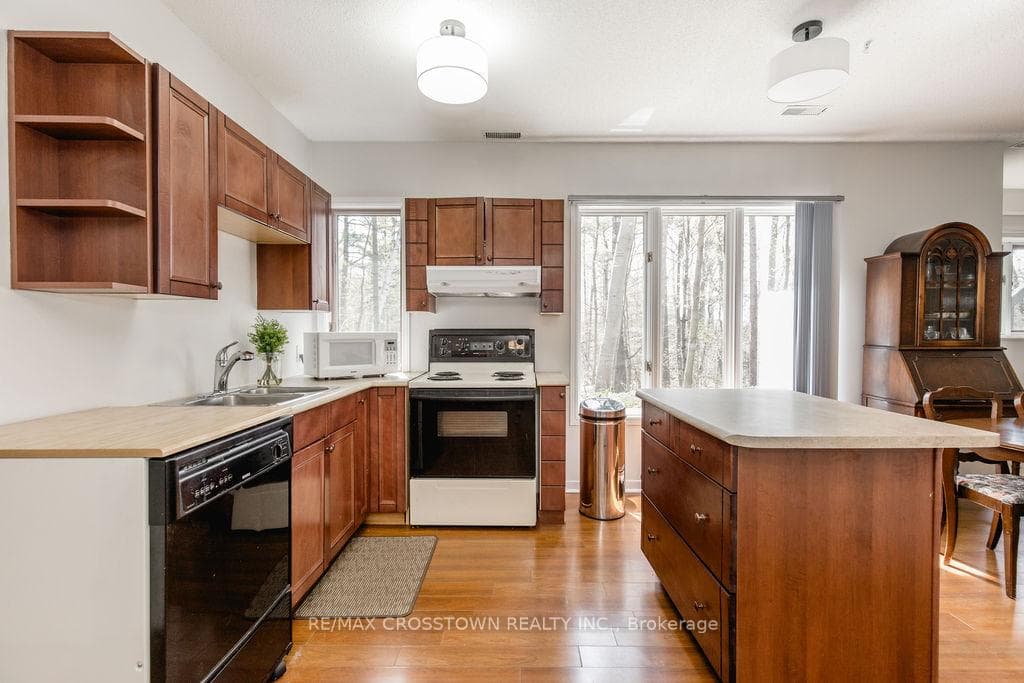 147 Anne Street photo 41