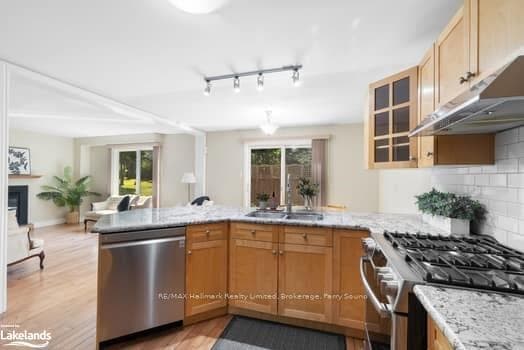 42 WINNIFRED Avenue photo 10
