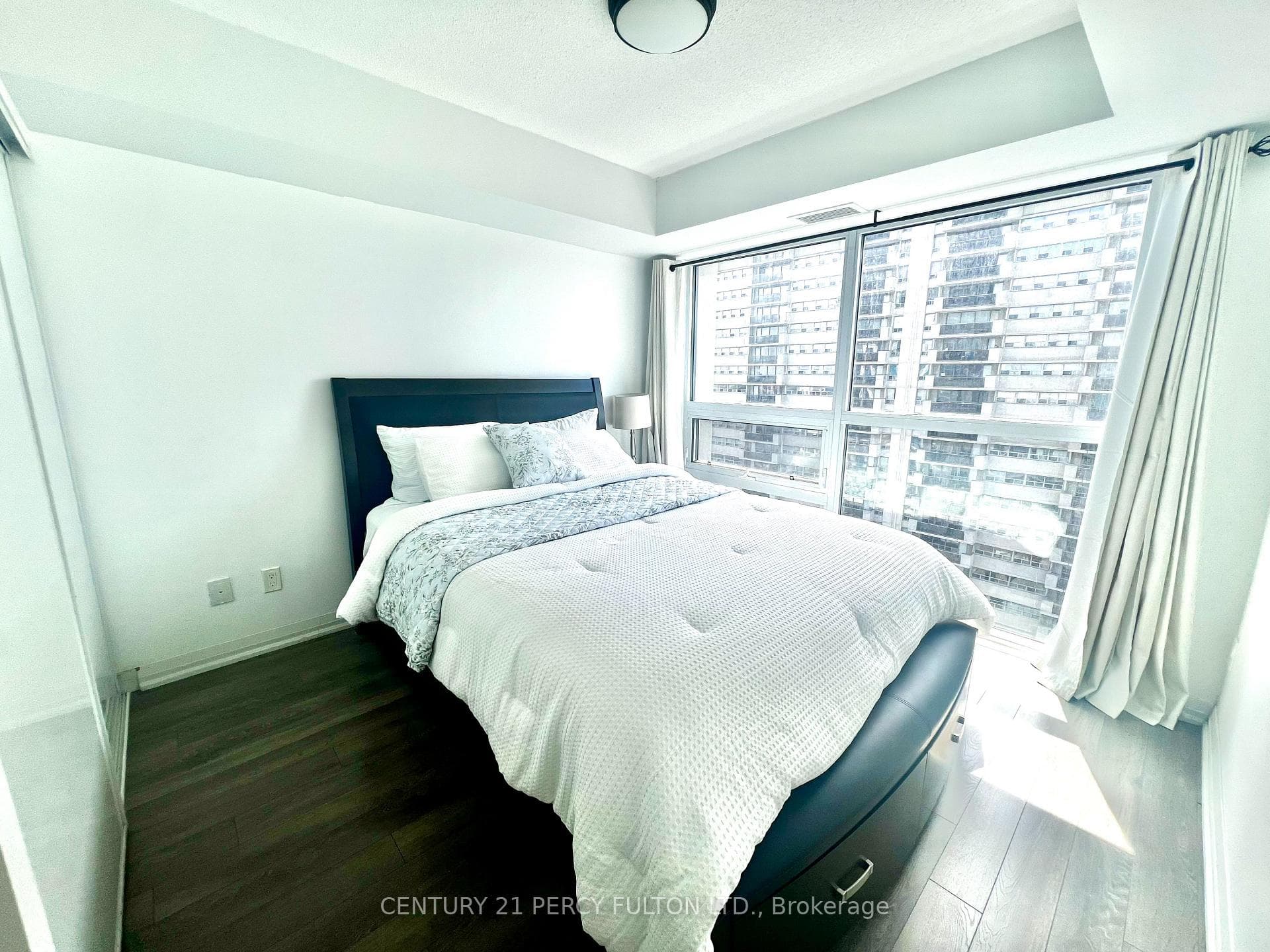 30 Meadowglen Place Unit 1003 photo 10