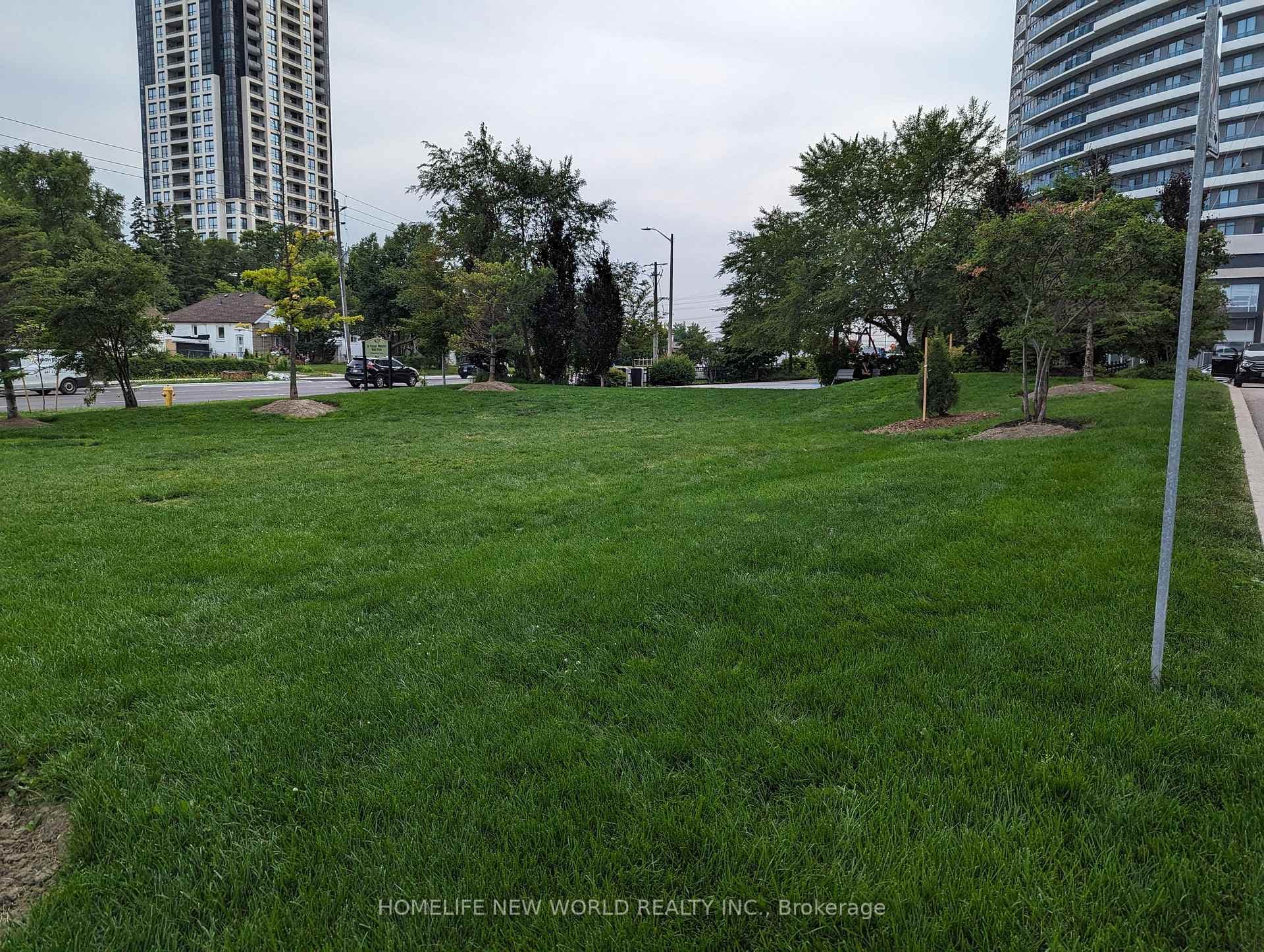 7165 Yonge Street Unit 430 photo 15