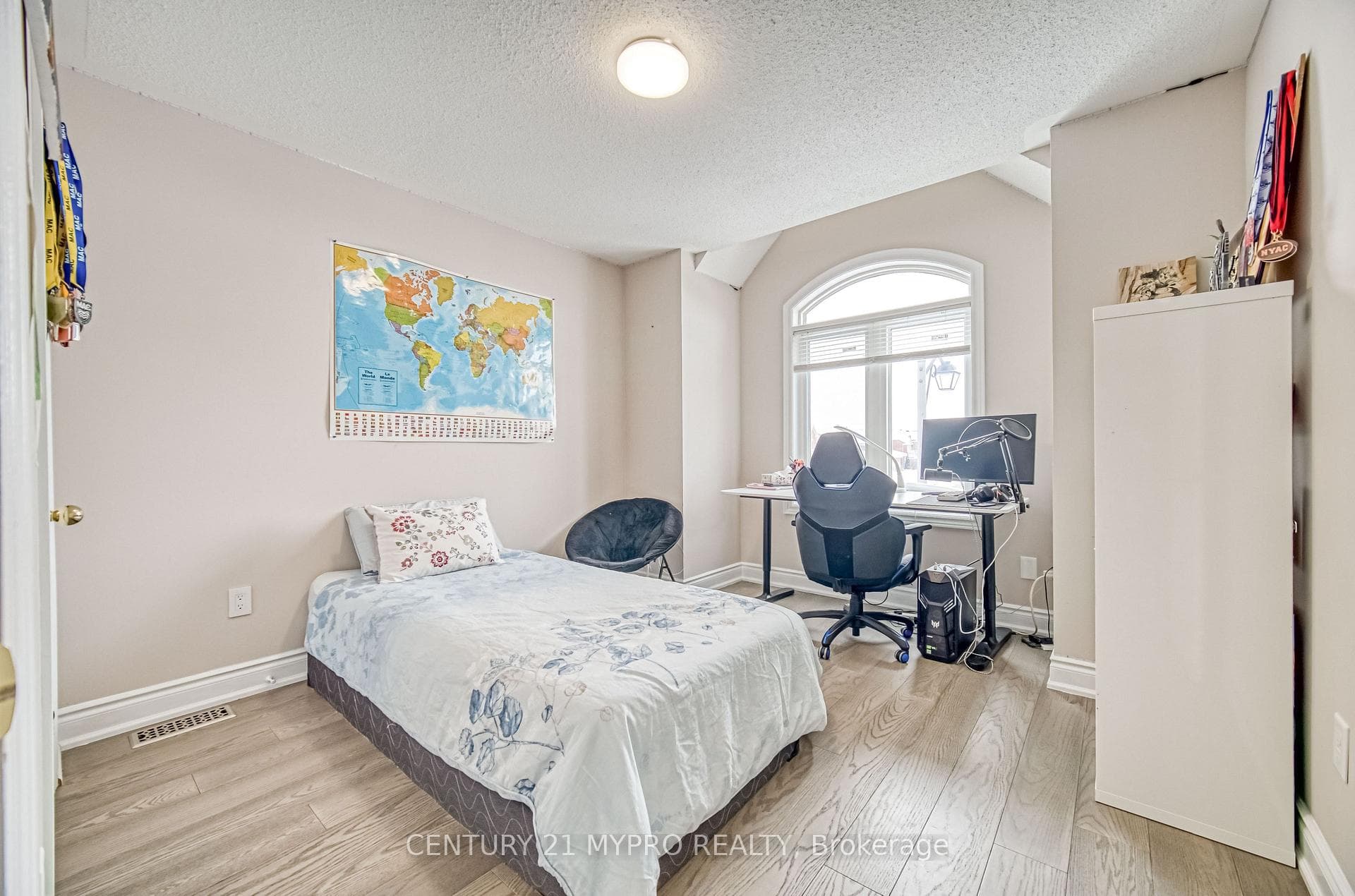 72 Vandervoort Drive photo 24