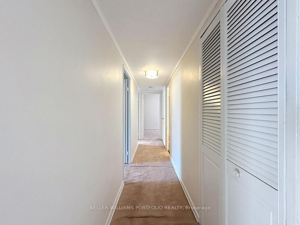 44 Longbourne Drive Unit 404 photo 22