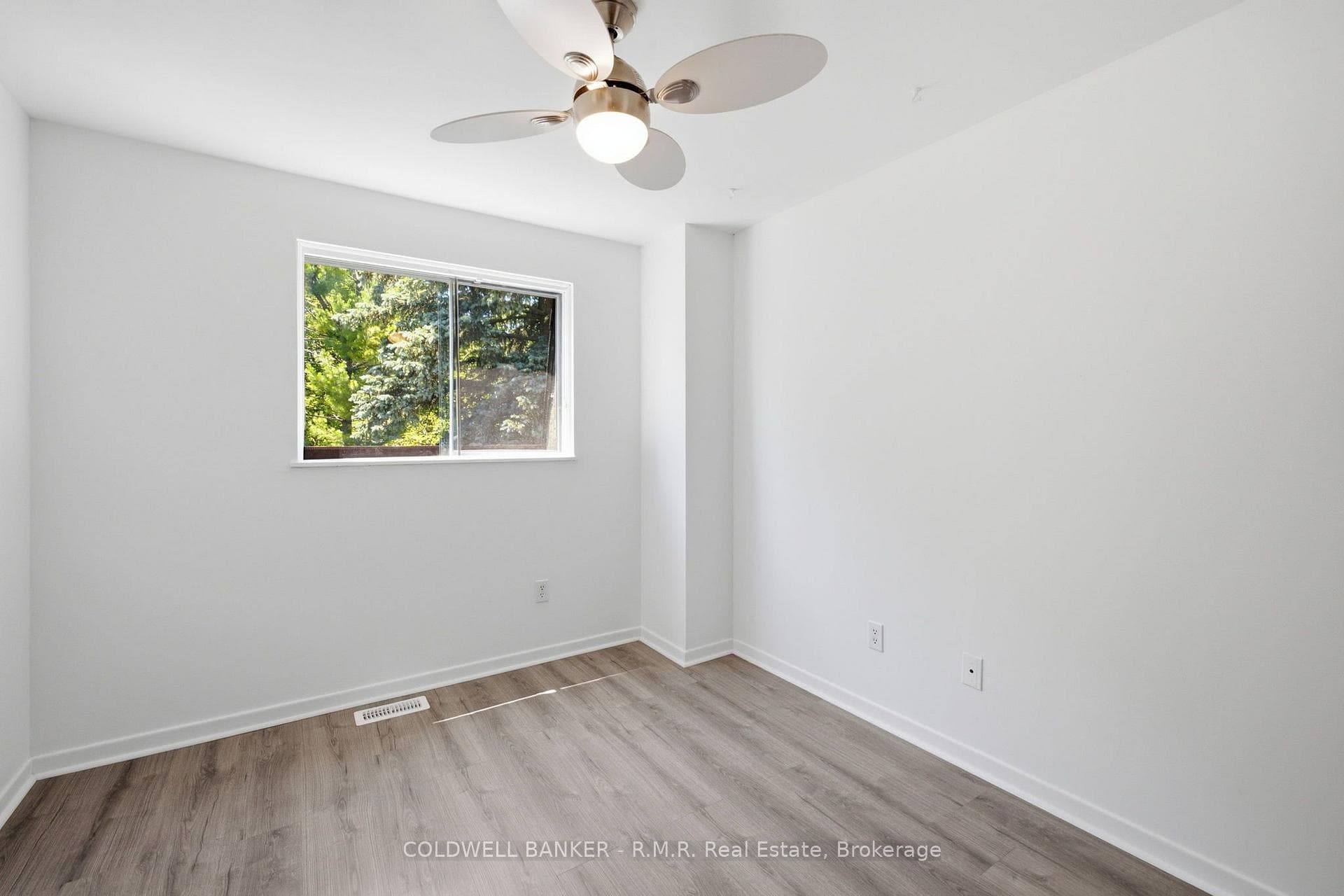 358 Camelot Court photo 35