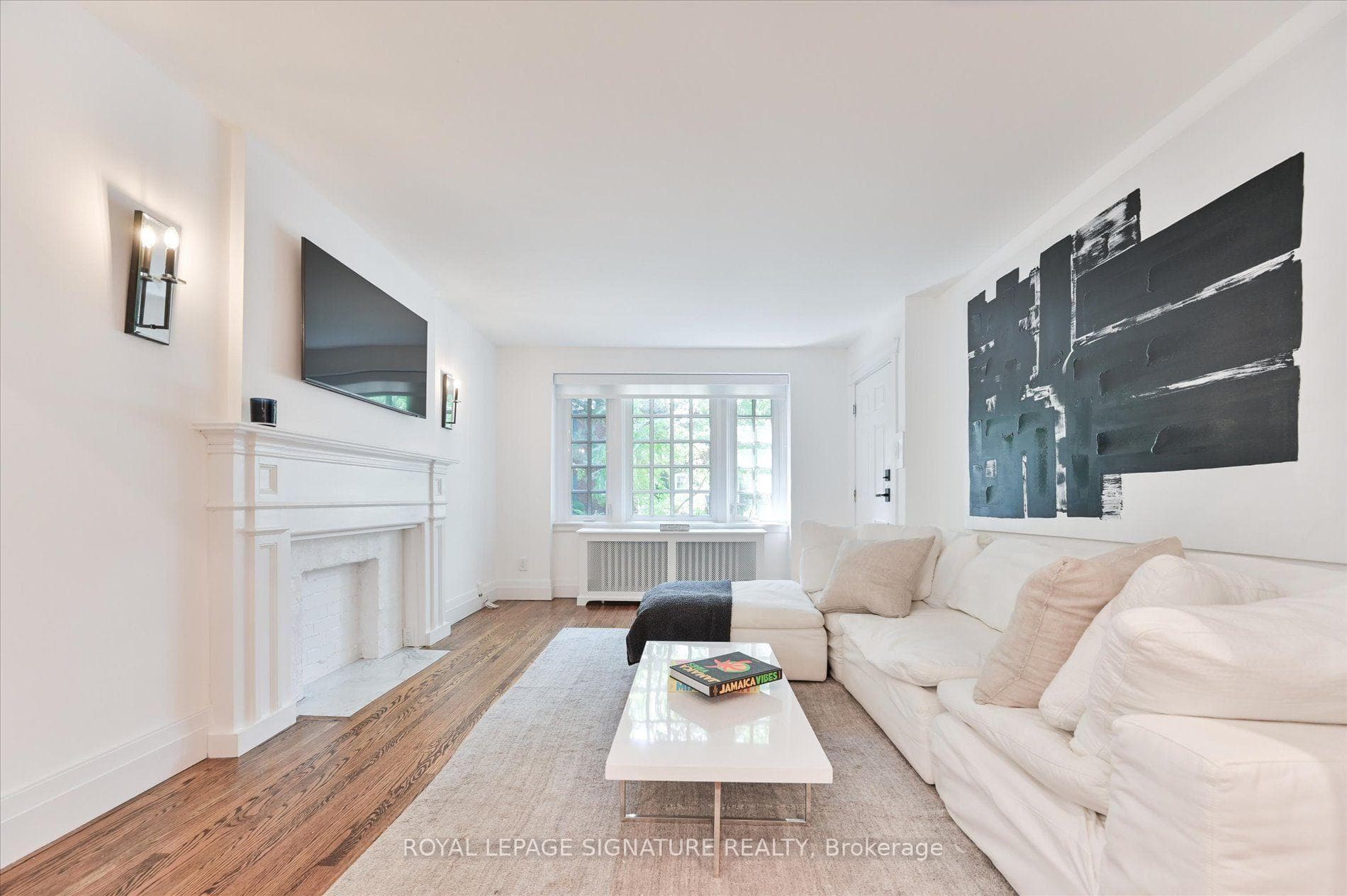 42 Strathgowan Avenue Unit Main photo 3