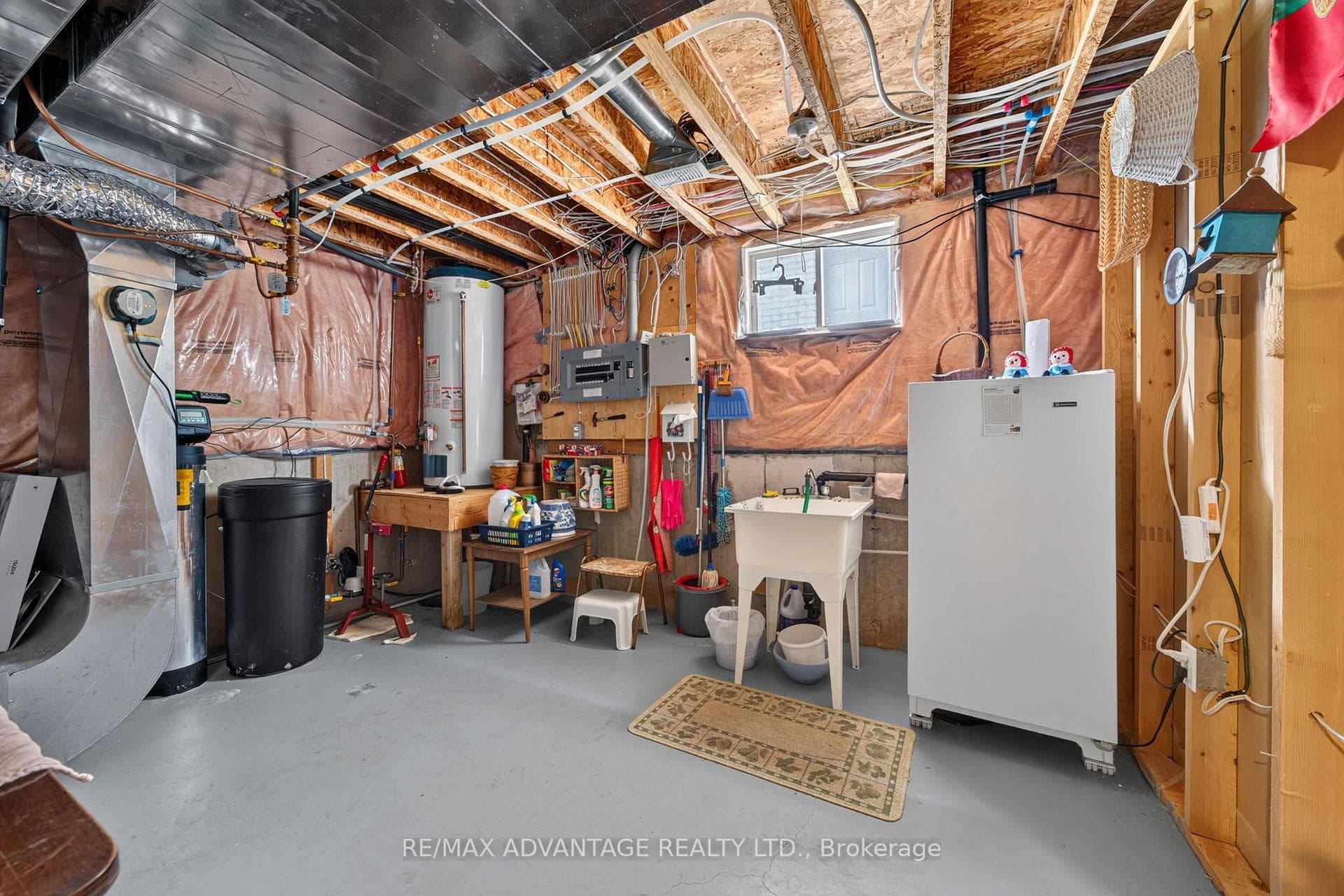8 Willard Crescent photo 29
