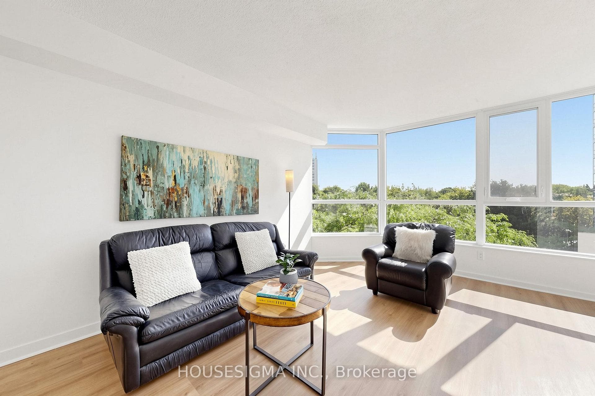 3231 Eglinton Avenue Unit 401 photo 6