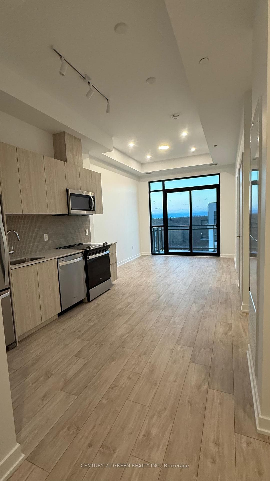 720 Whitlock Avenue Unit D810 photo 4