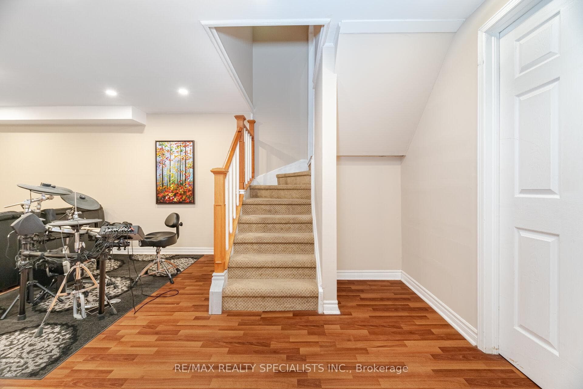 154 Roxton Road photo 33