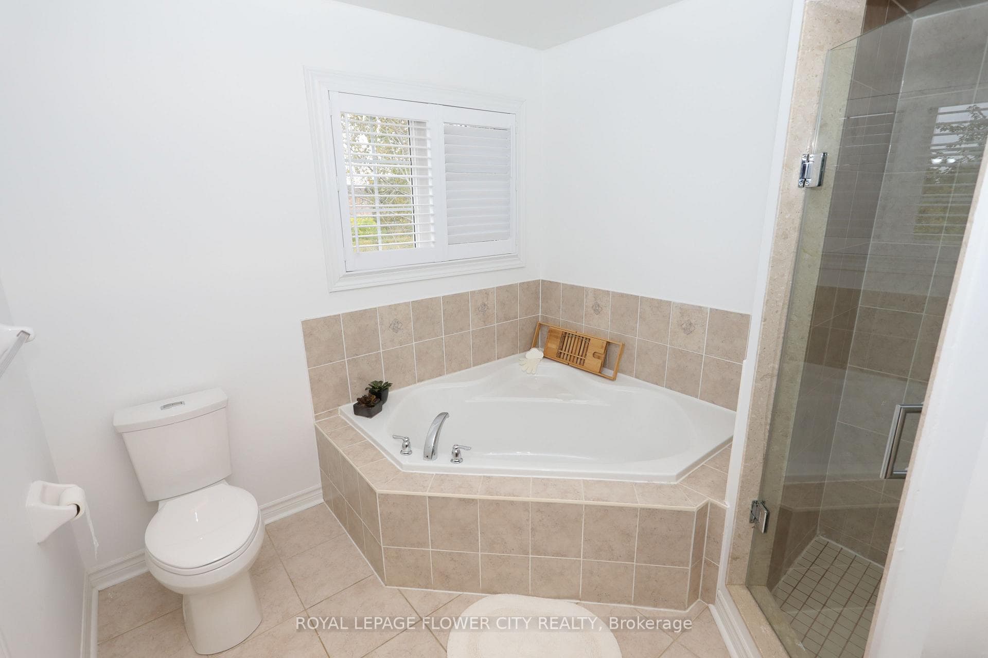 94 SIR JACOBS Crescent photo 19