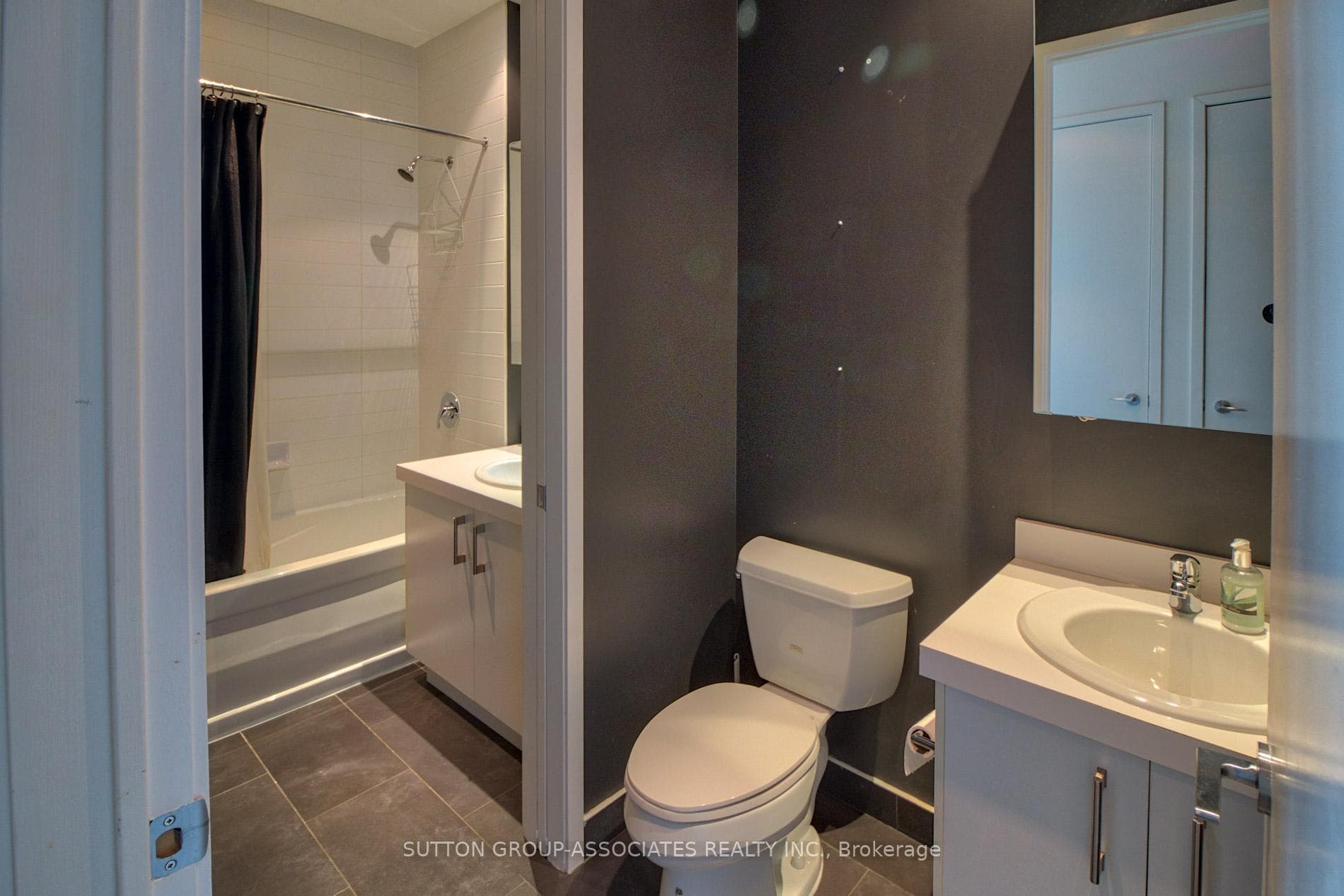 43 Hanna Avenue Unit 320 photo 18