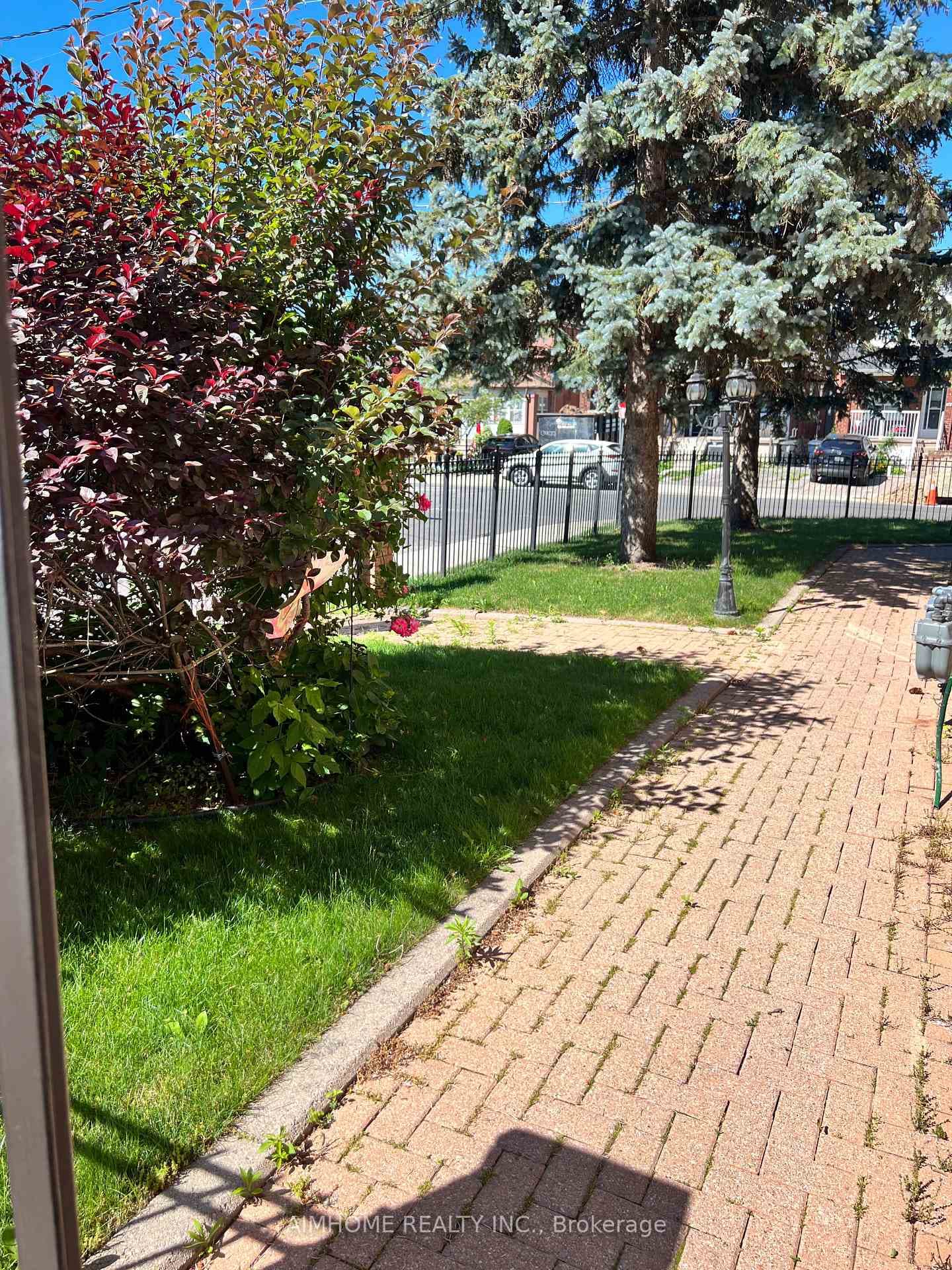 531 Lauder Avenue photo 16