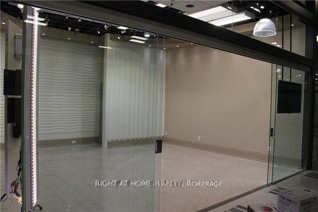 7250 Keele Street Unit 369 photo 4