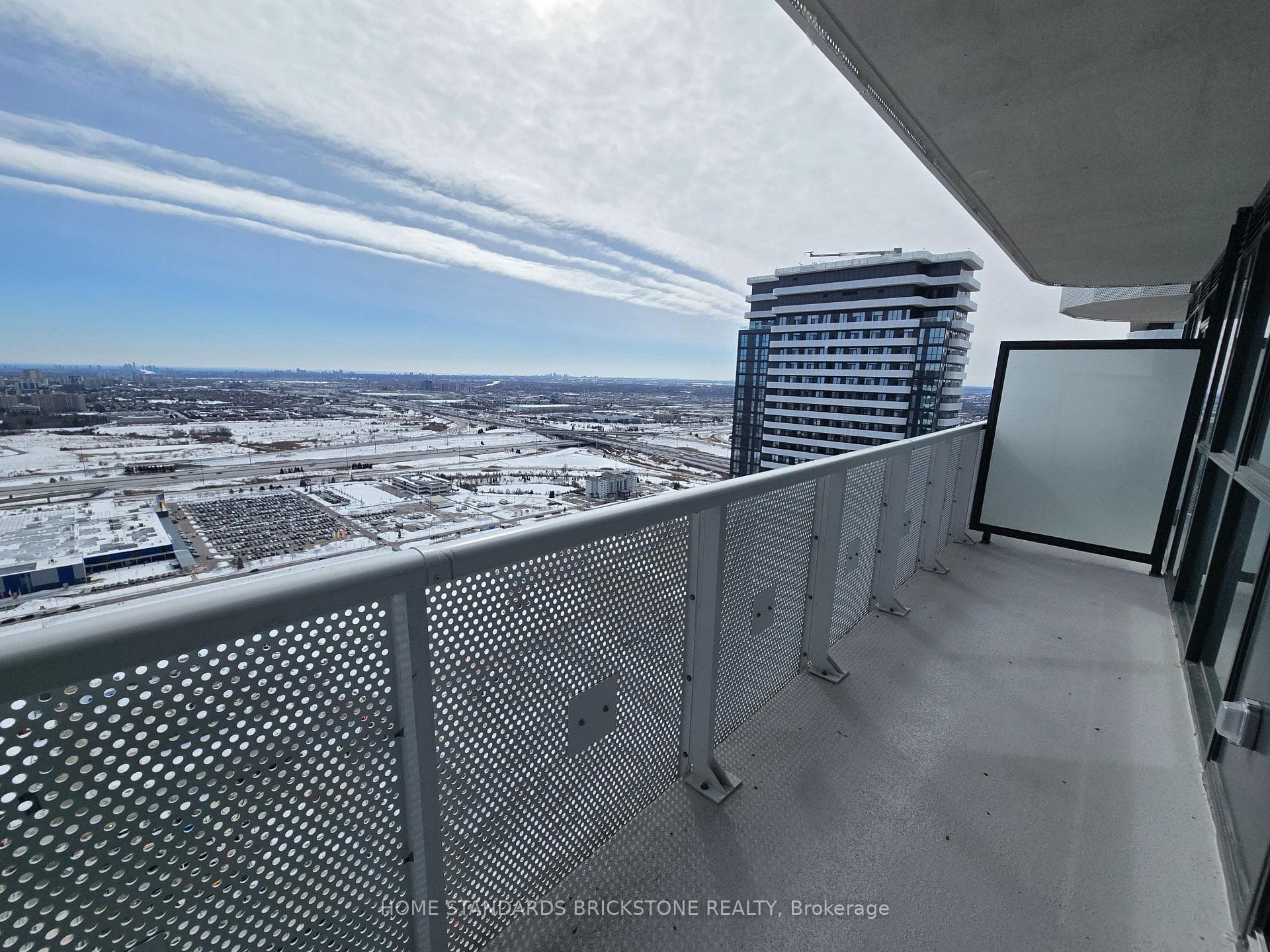 8 Interchange Way Unit 4711 photo 14