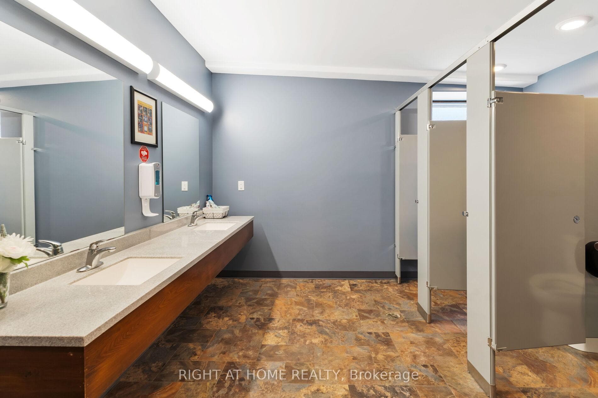 19 Albert Street photo 28