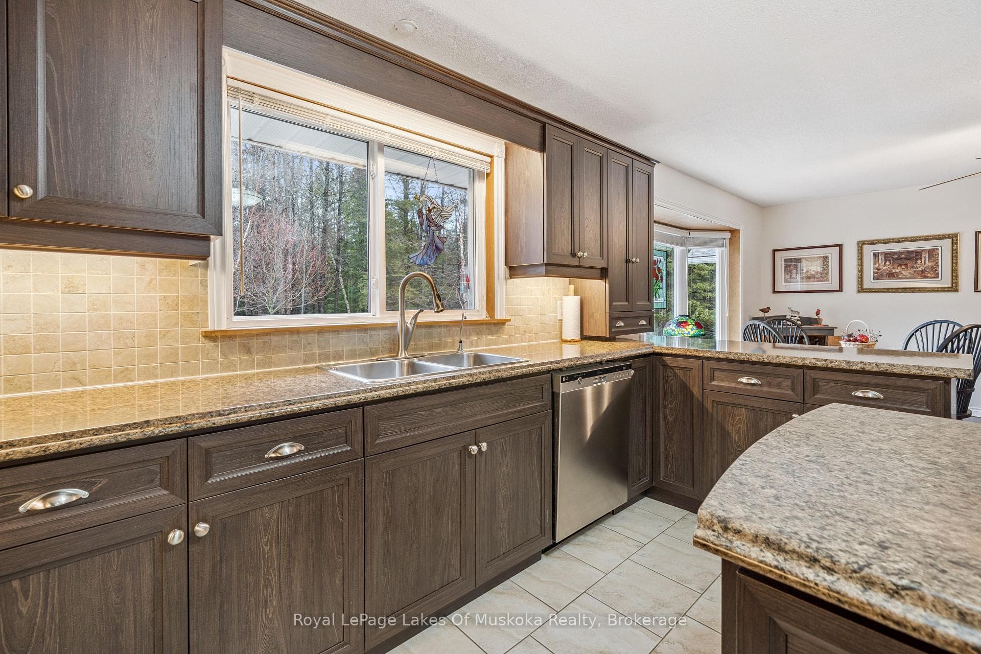 87 Laneige Avenue photo 21