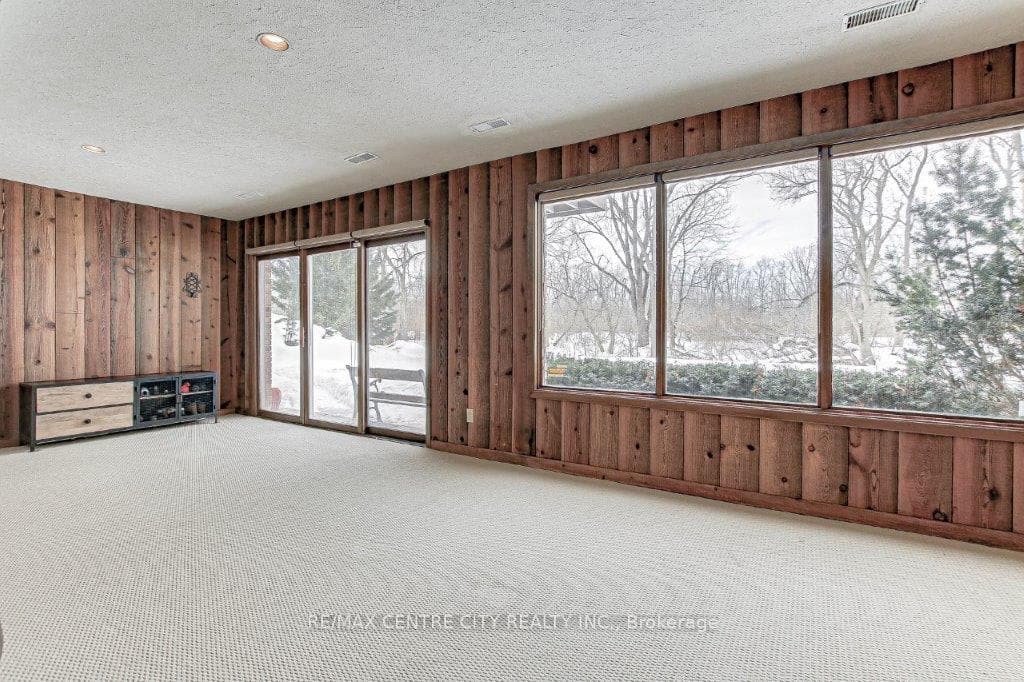 80 Sherwood Avenue photo 38