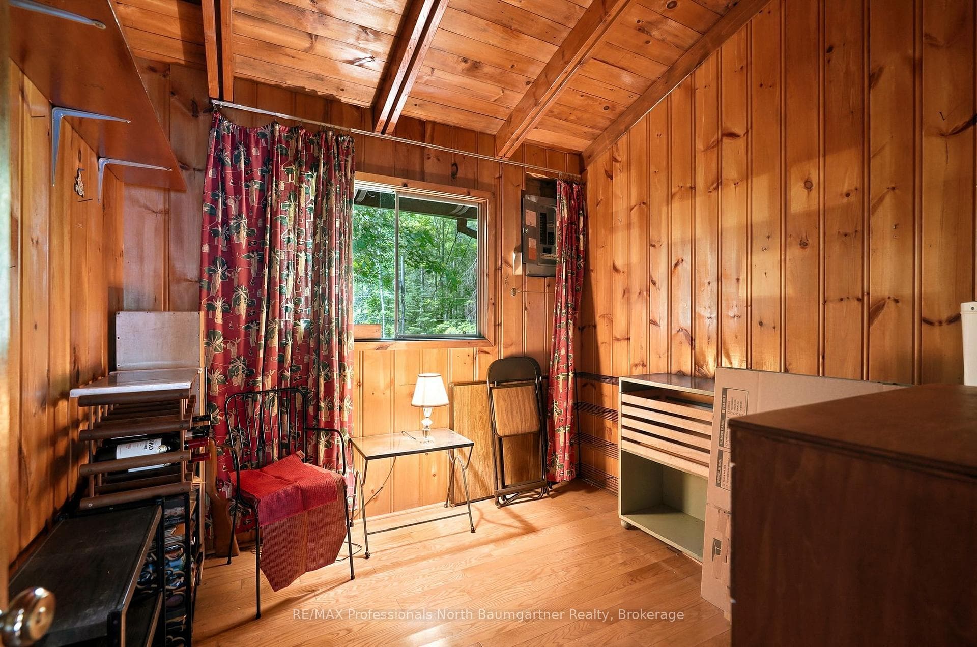 1698 Burleigh Road photo 26