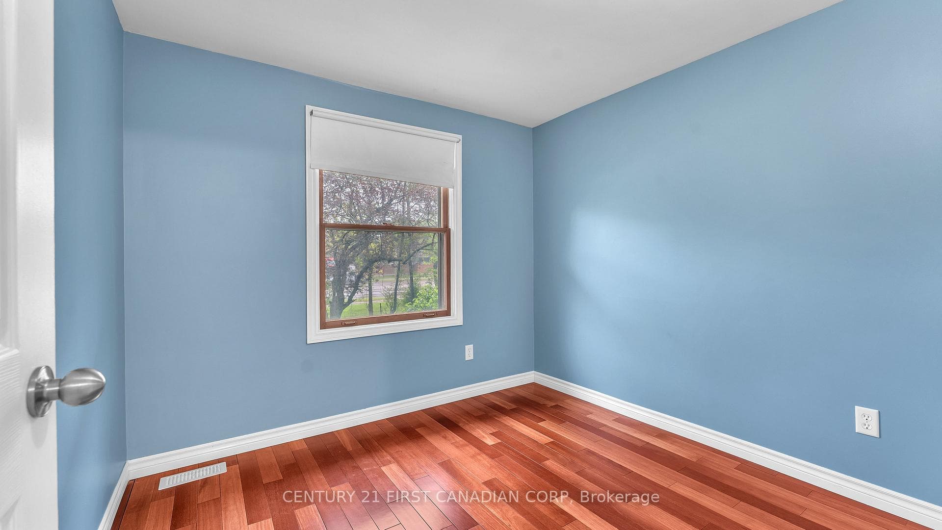 598 Mapledale Avenue photo 13