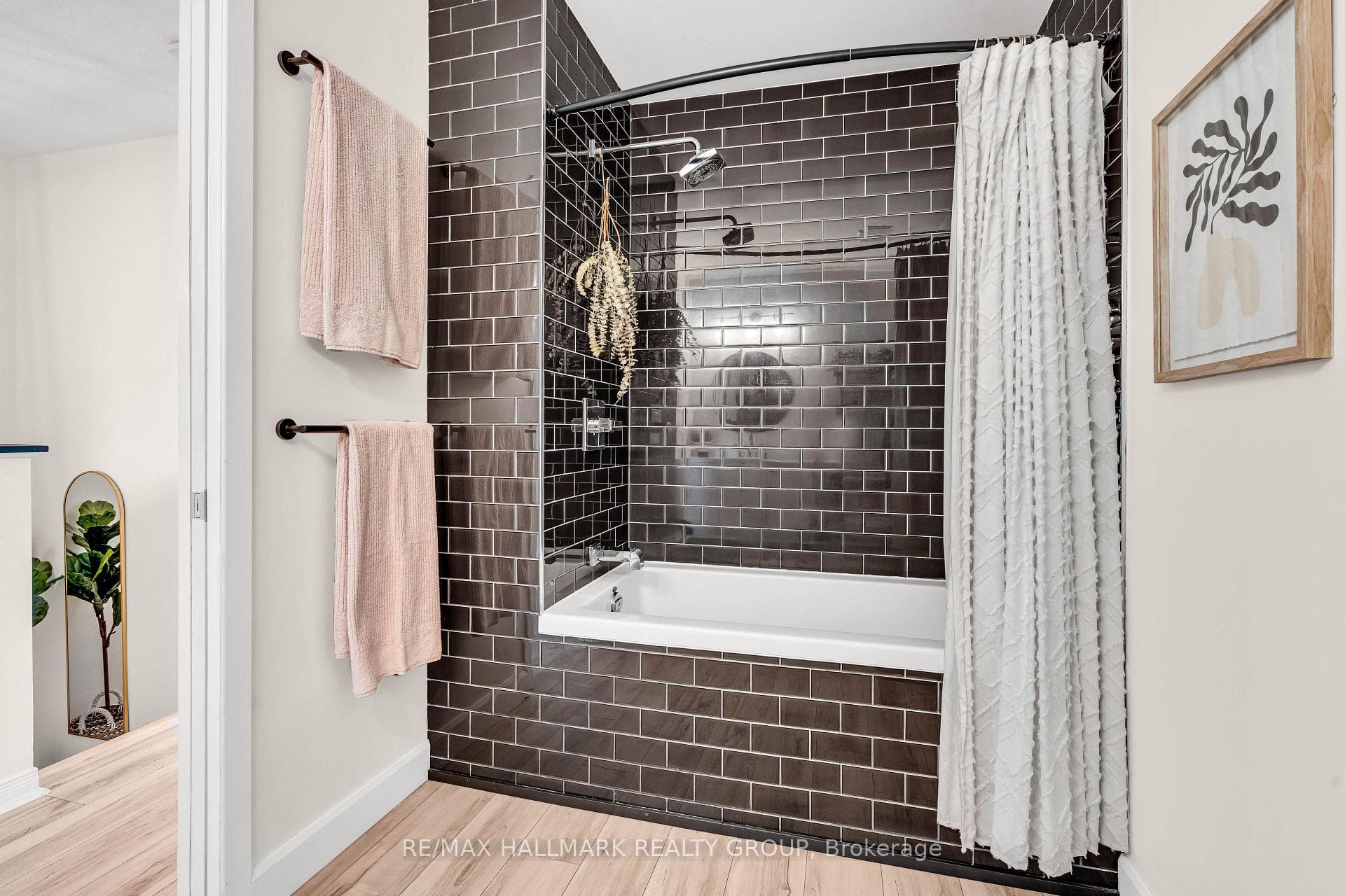 10 HINTONBURG Place Unit 11 photo 23