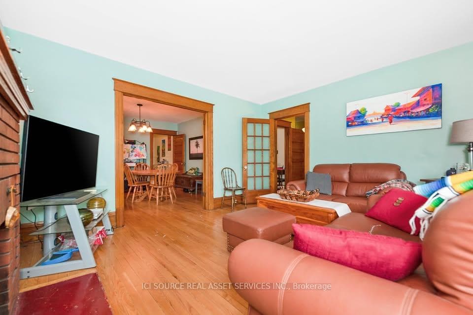 378 First Avenue photo 12