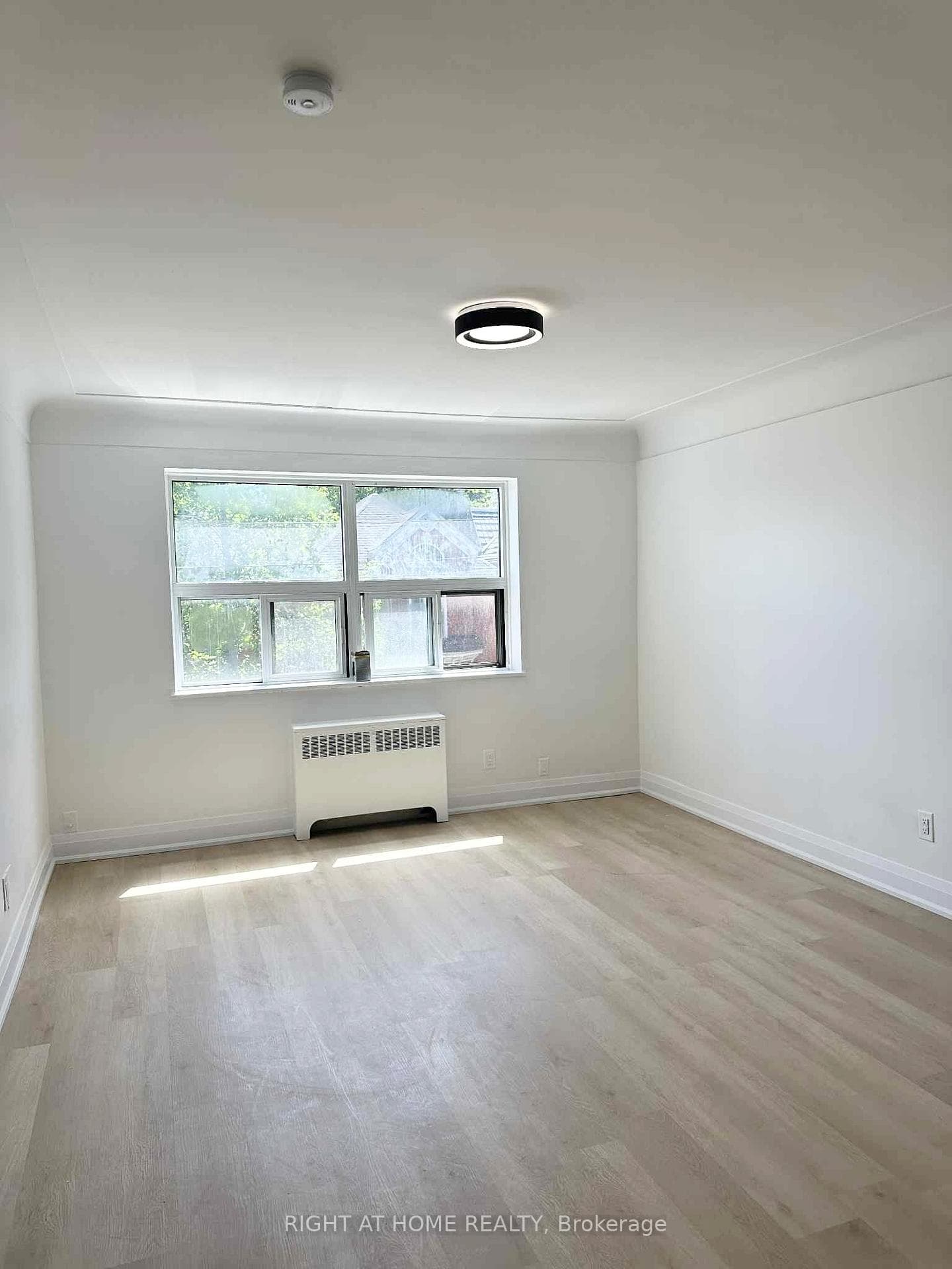 96 Erie Avenue Unit 15 photo 4