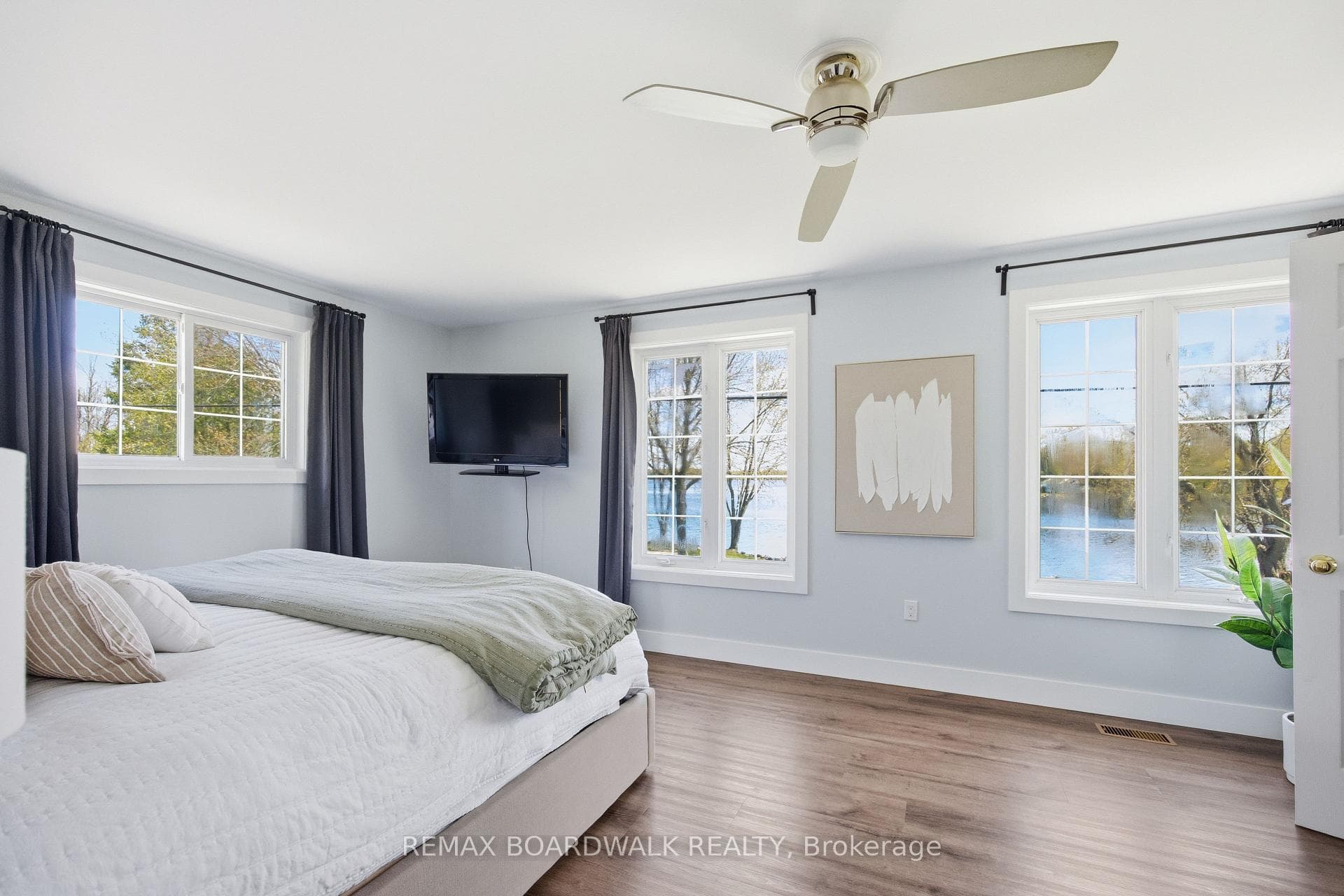 100 Mcculloughs Landing photo 18