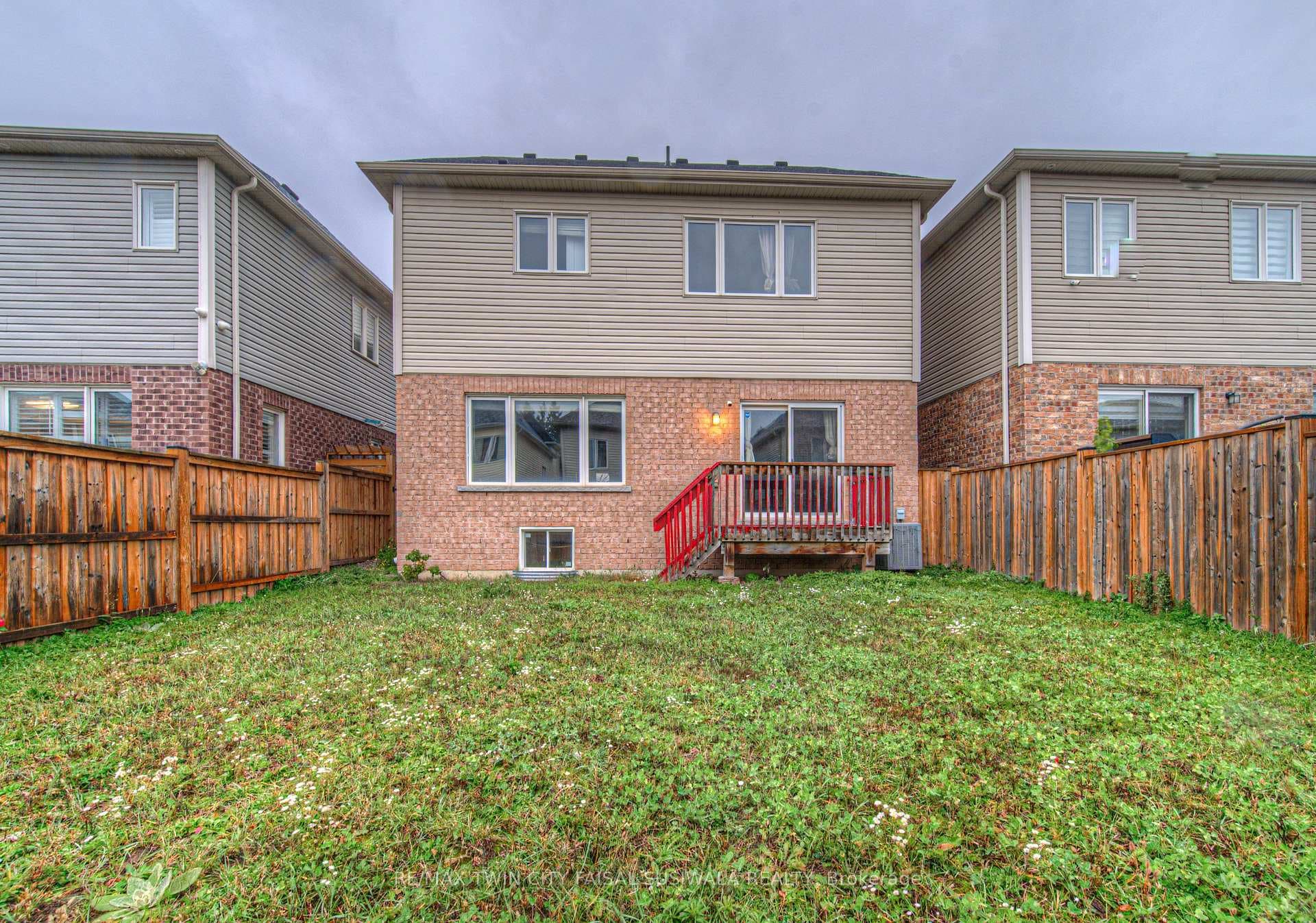52 Weatherall Avenue photo 3