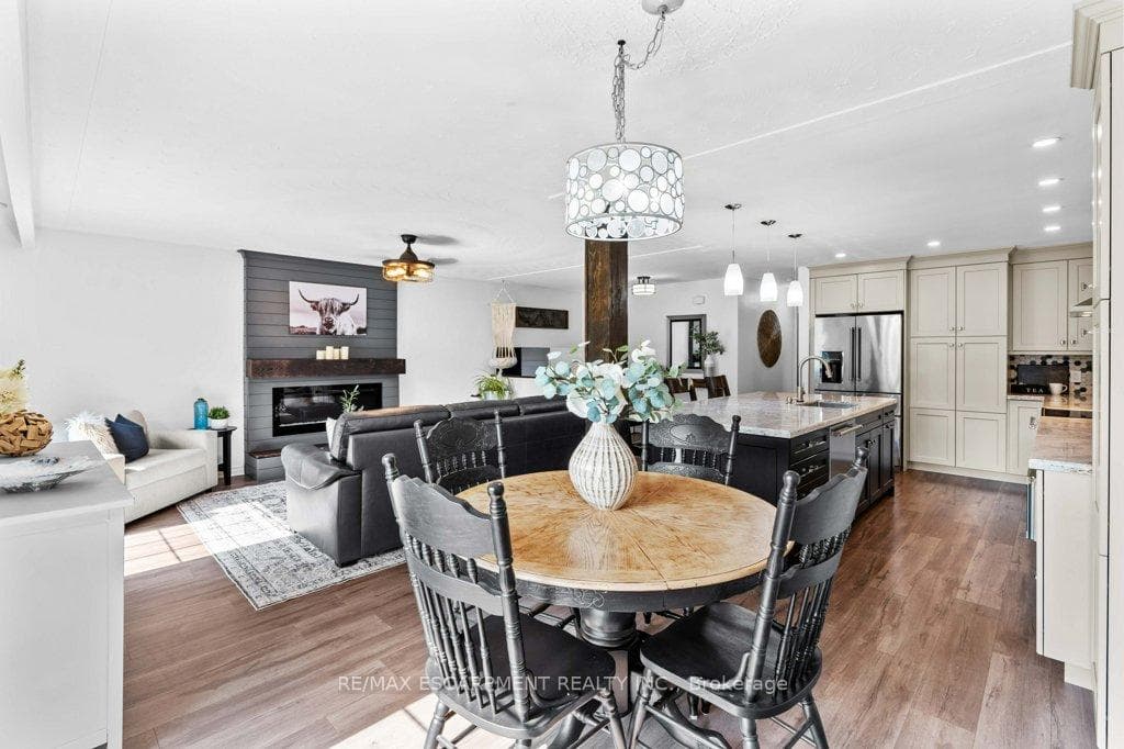 304 Freelton Road photo 11