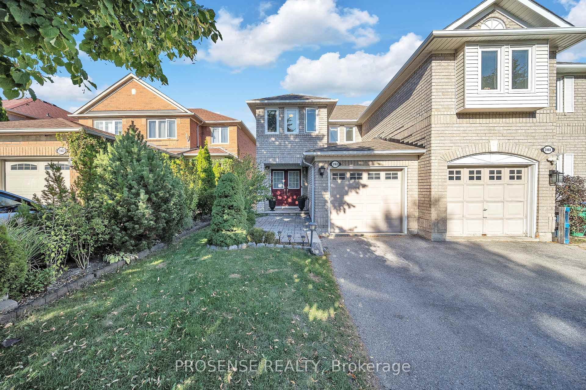 3163 Pearwood Place photo 2