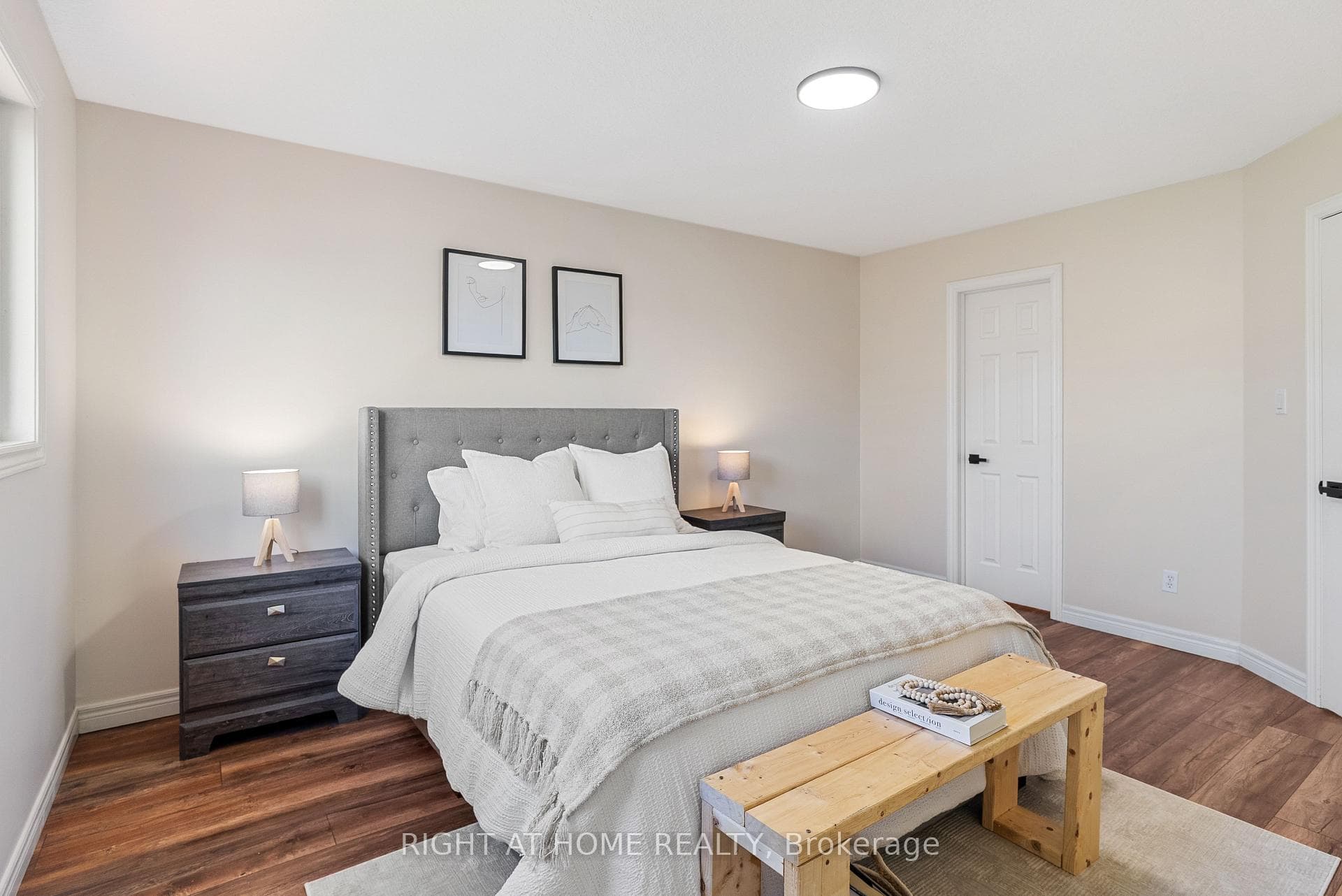 754 Hedgerow Place photo 29