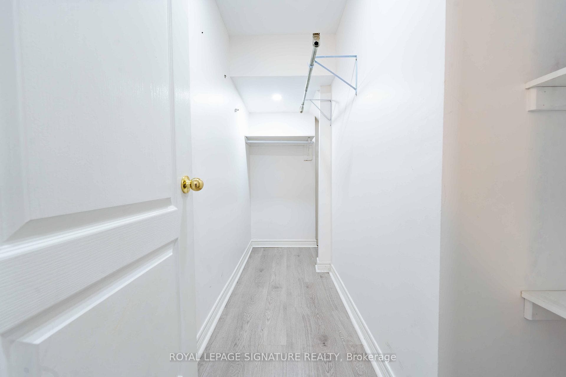 4742 Creditview Road photo 14