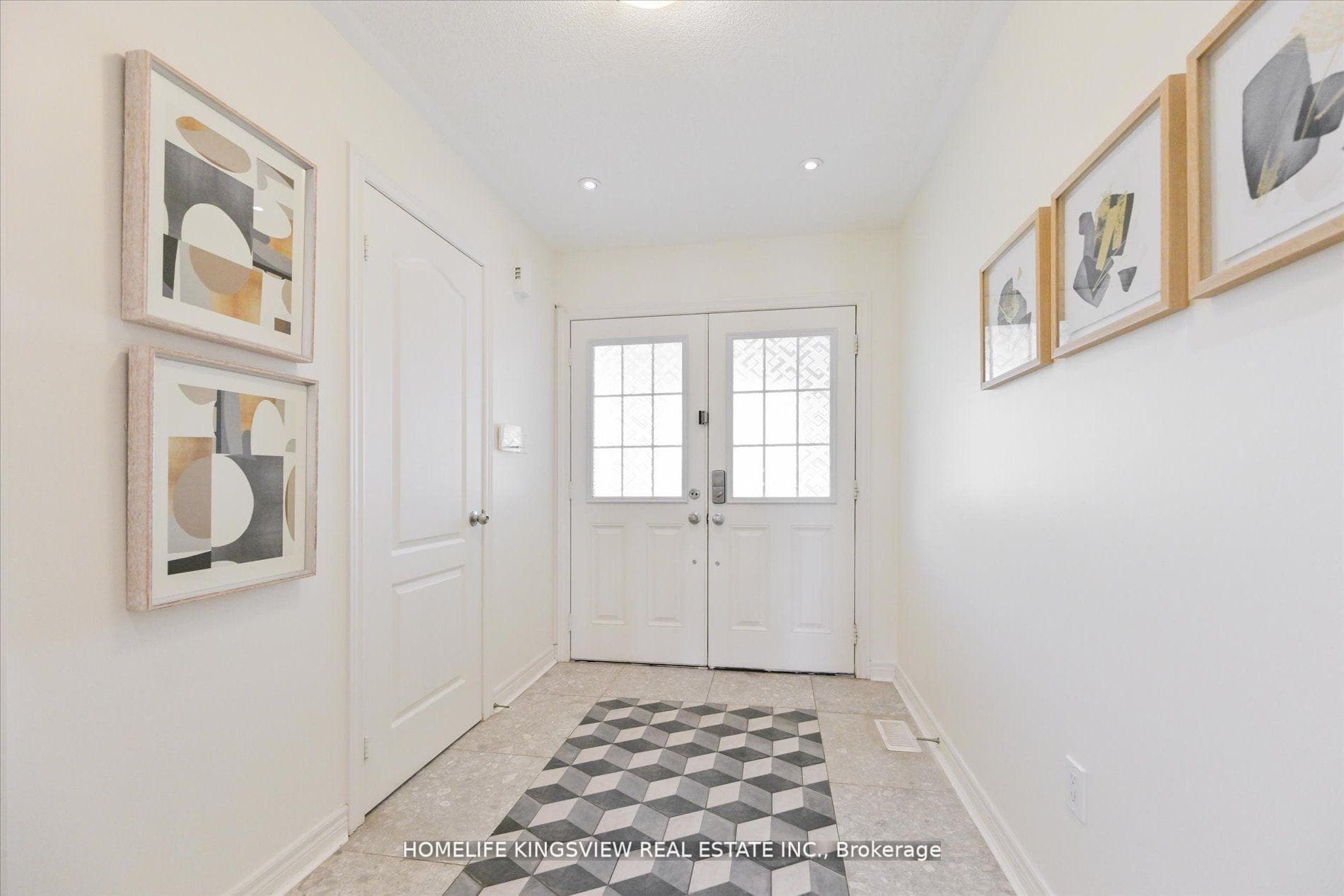 249 Meadowhawk Trail photo 4