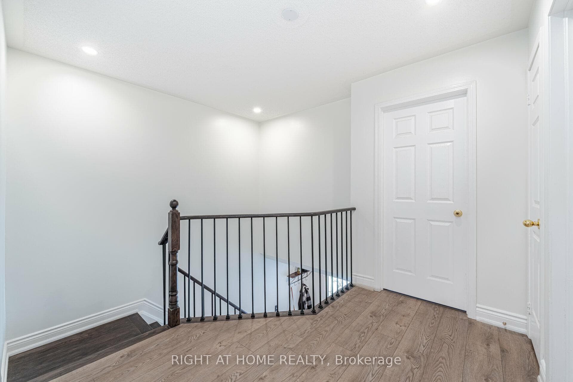 11 Catkins Crescent photo 16